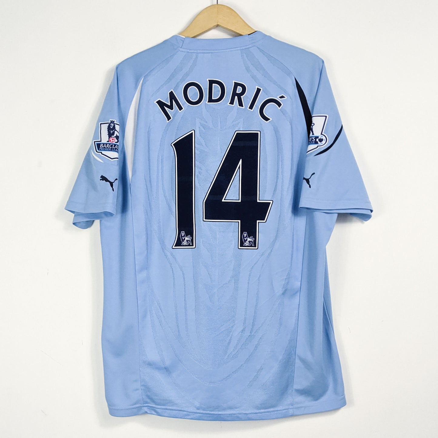 Authentic Tottenham Hotspur 2010/11 Away - Modric #14 Size XL