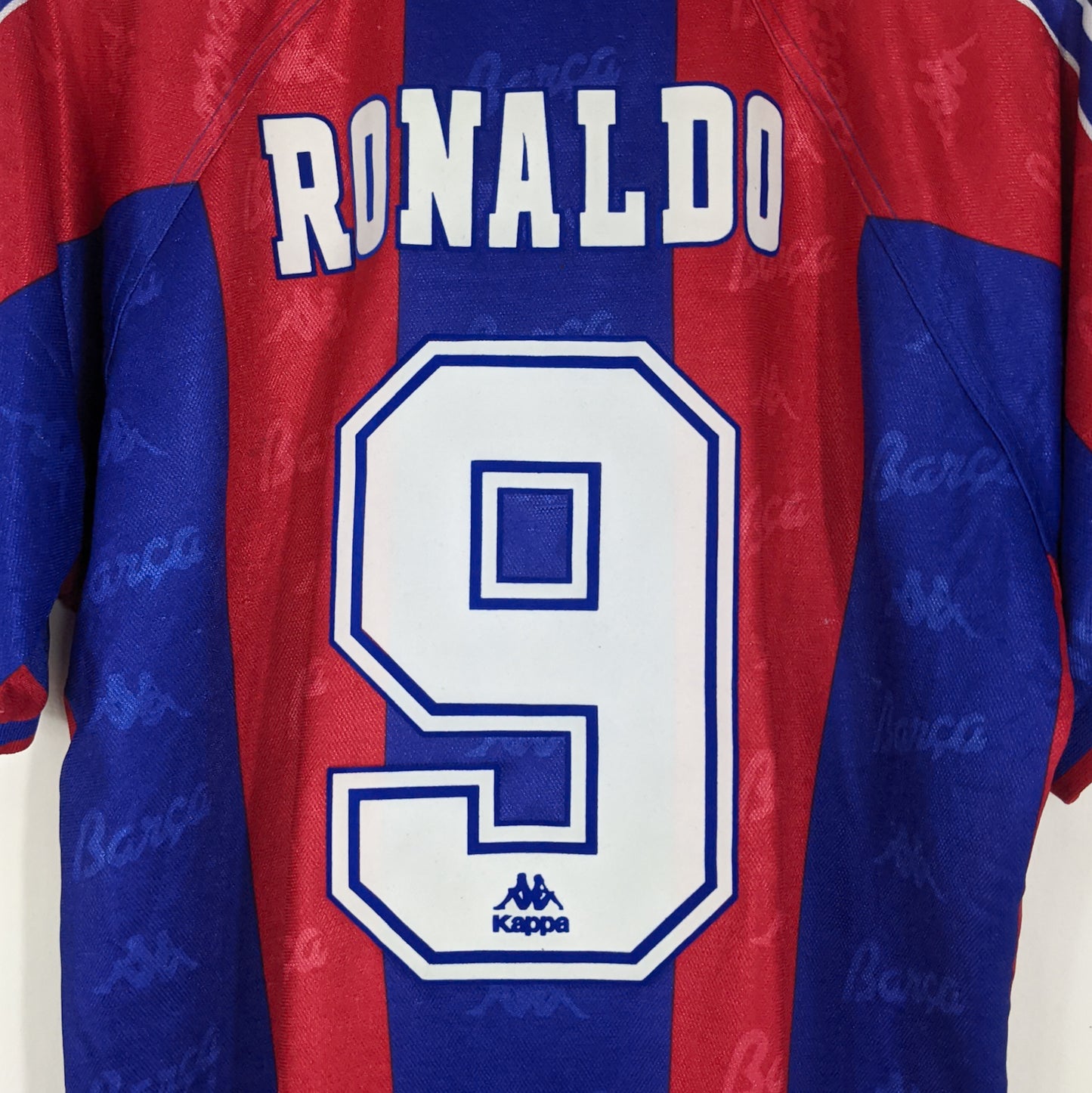 Authentic Barcelona 1995/97 Home - Ronaldo #9 Size M
