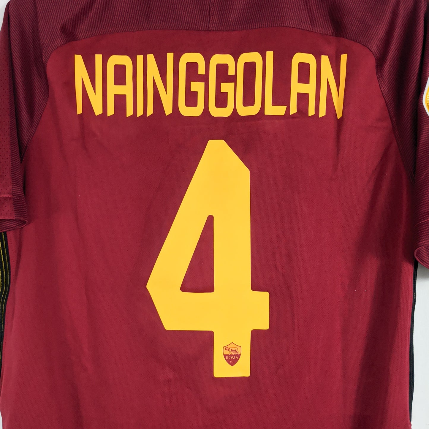 Authentic AS Roma 2016/17 Home - Nainggolan #4 Size M