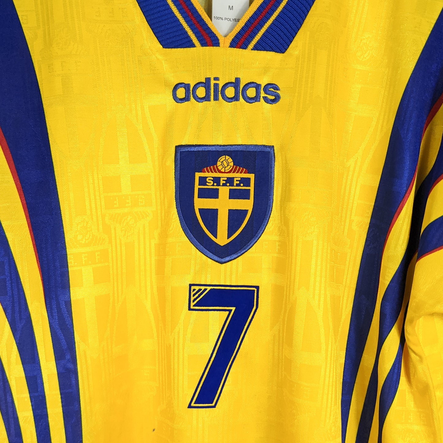 Authentic Sweden 1996/98 Home - Larsson #7 Size M