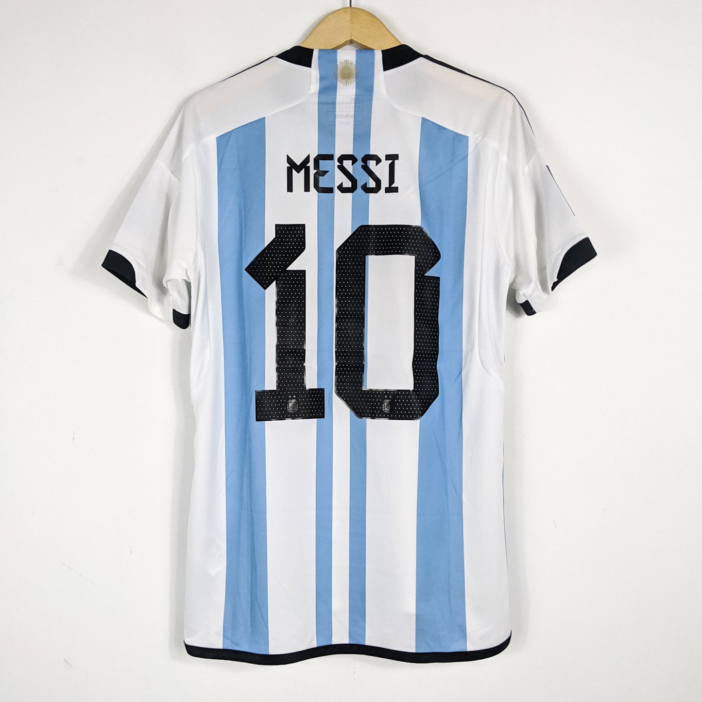 Authentic Argentina 2022 Home - Messi #10 Size M (Mdt)