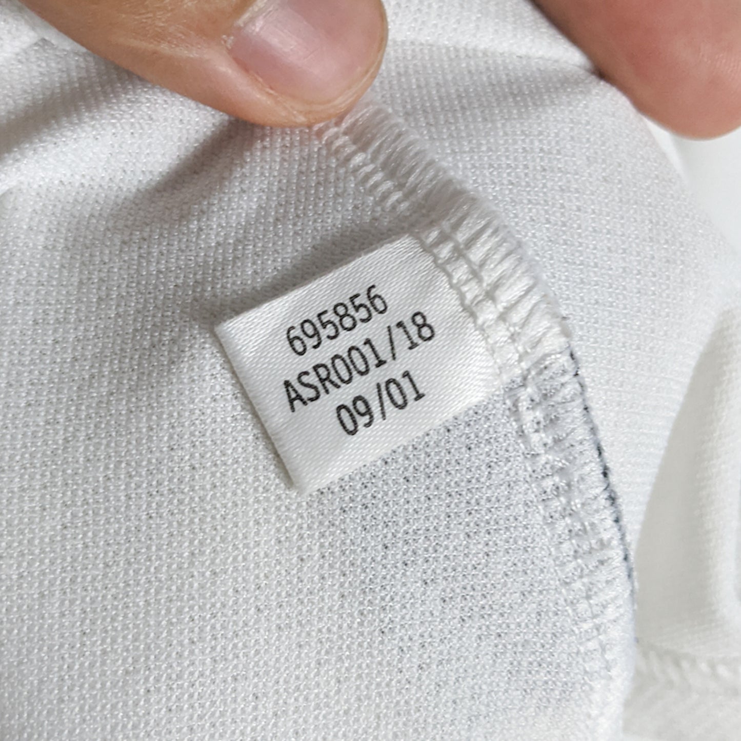 Authentic Real Madrid 2001/02 Home - Zidane #5 Size M