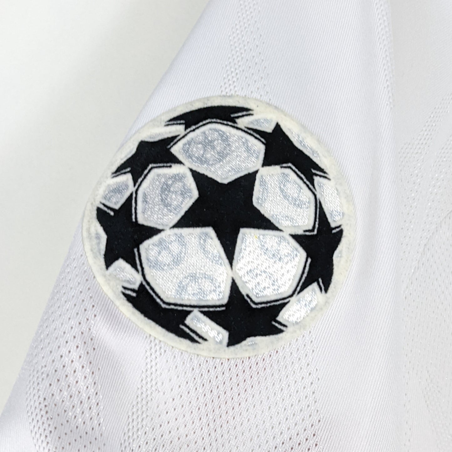 Authentic Real Madrid 2020/21 Home - Modric #10 Size L (Bnwt)