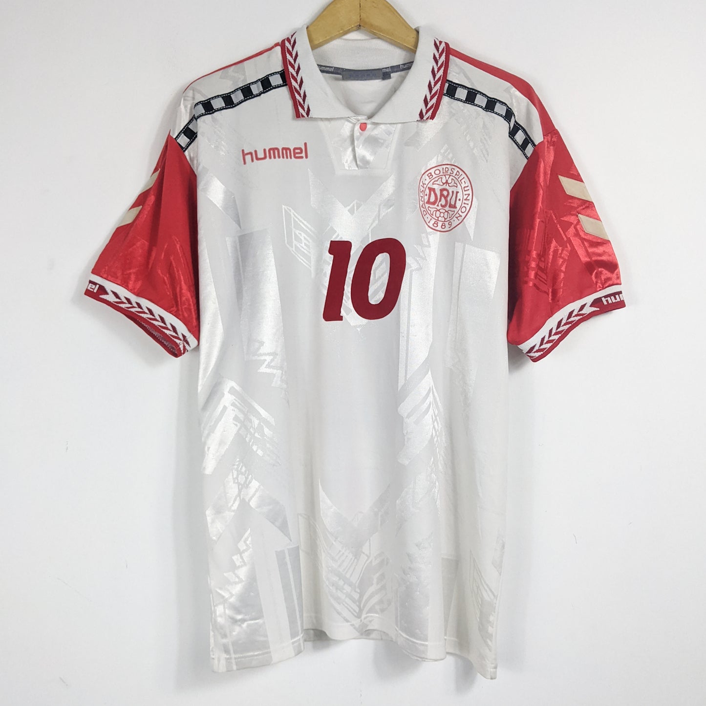 Authentic Denmark 1996/97 Away - Laudrup #10 Size L