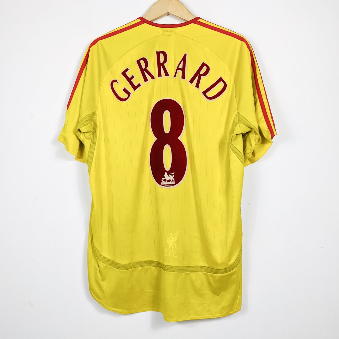 Authentic Liverpool 2006/07 Away - Gerrard #8 Size L