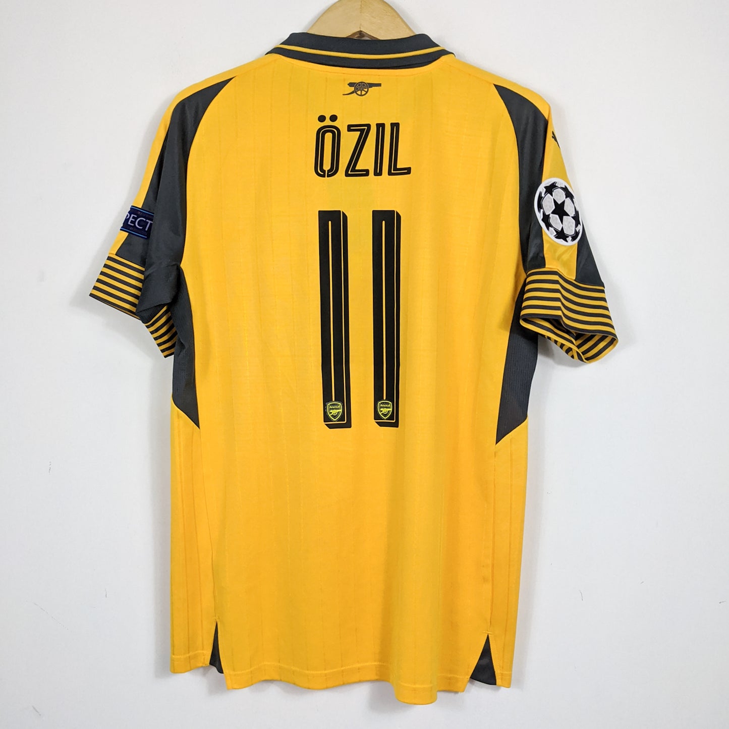 Authentic Arsenal 2016/17 Away - Ozil #11 Size M