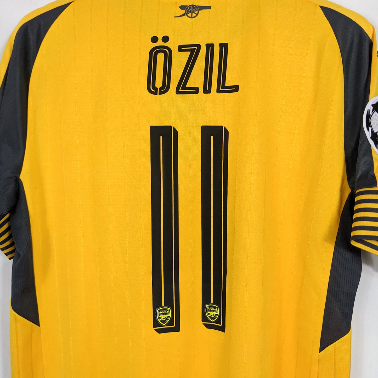 Authentic Arsenal 2016/17 Away - Ozil #11 Size M