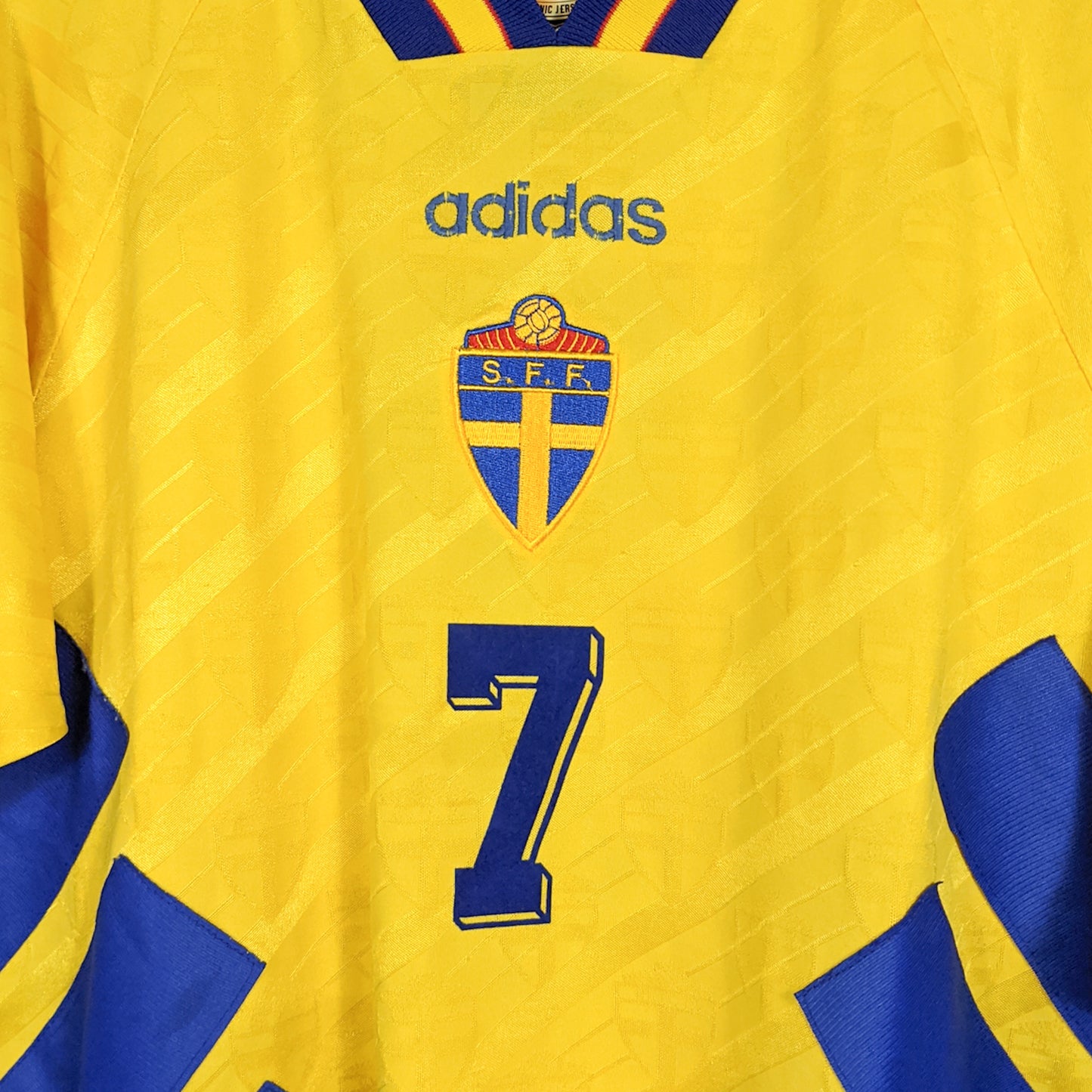 Authentic Sweden 1994/96 Home - Larsson #7 Size L