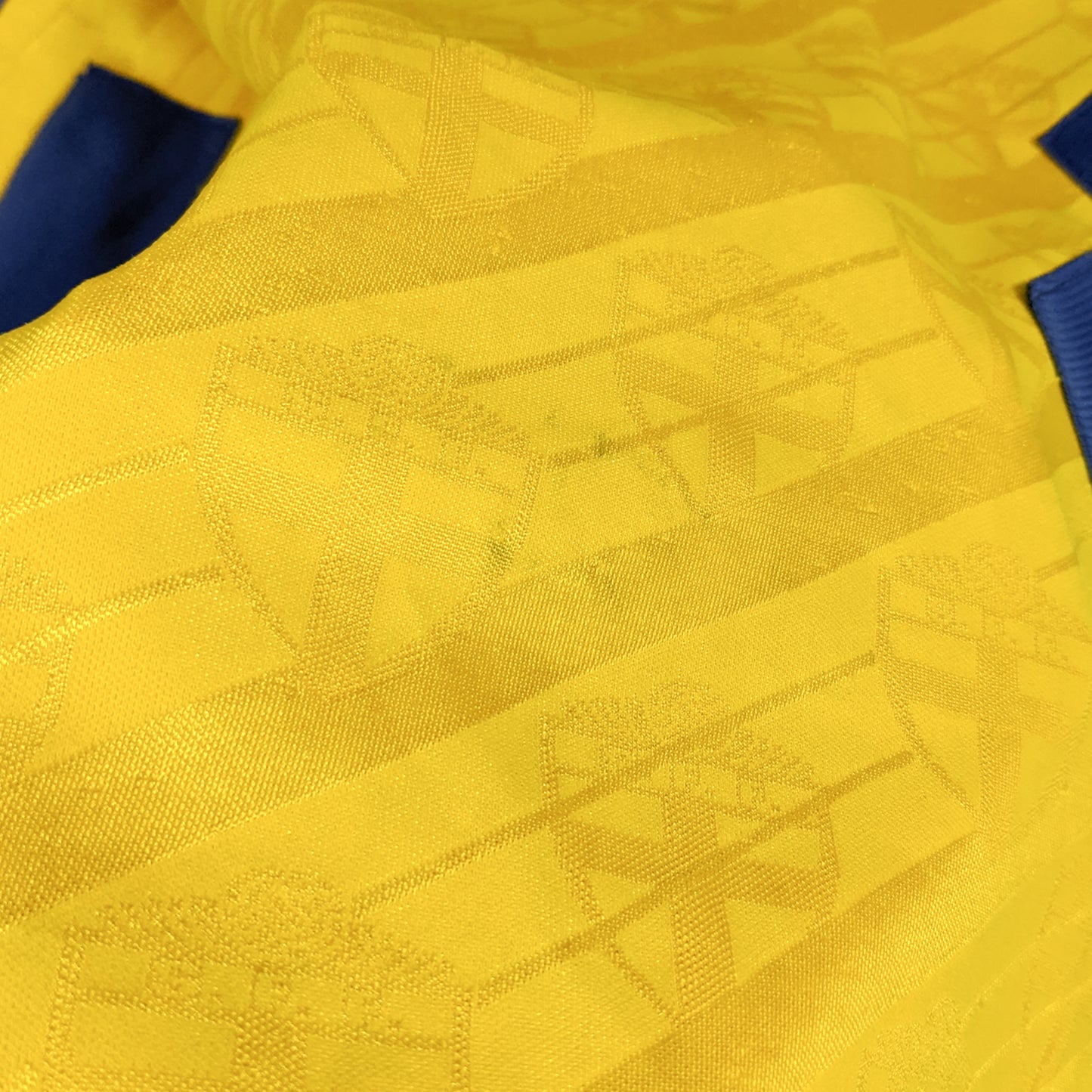 Authentic Sweden 1994/96 Home - Larsson #7 Size L