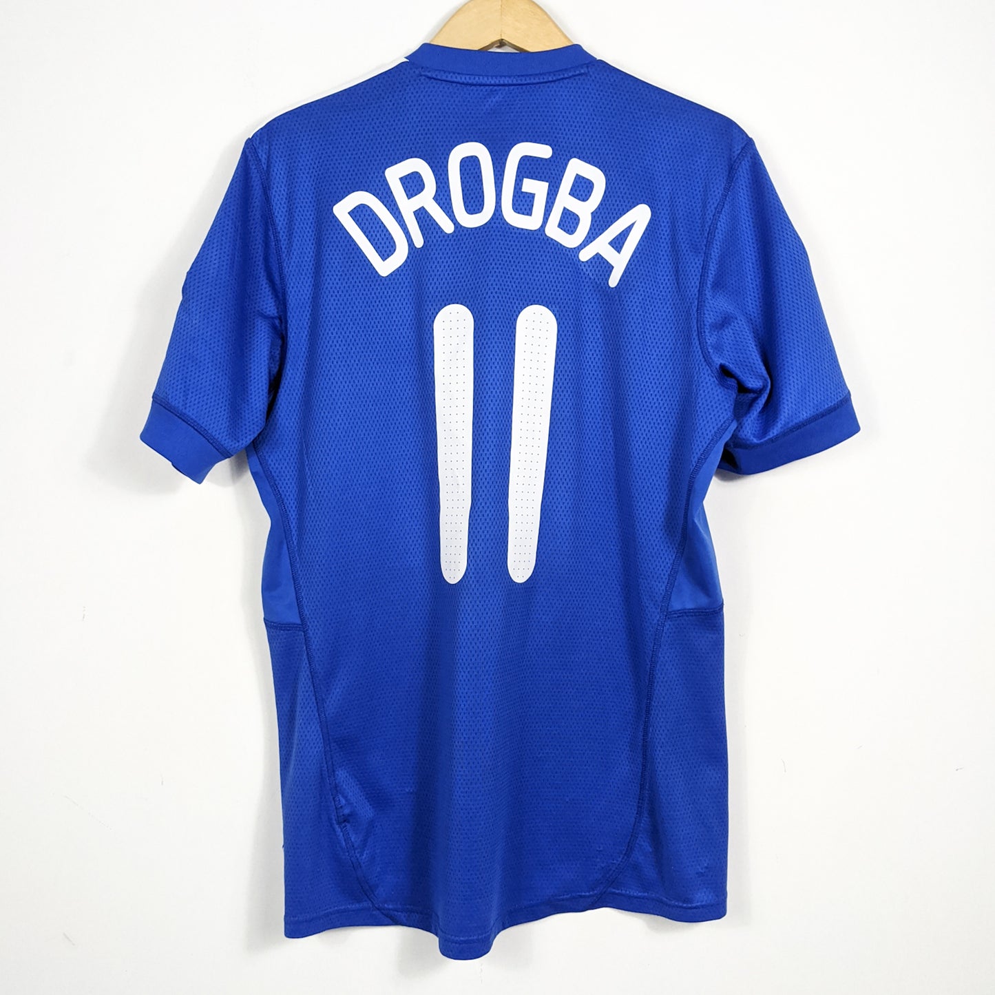 Authentic Chelsea 2009/10 Home - Drogba #11 Size M