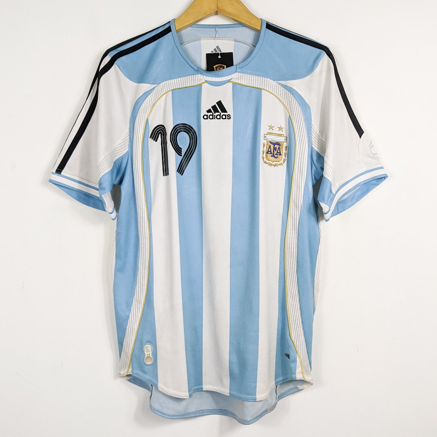 Authentic Argentina 2006/07 Home - Messi #19 Size S