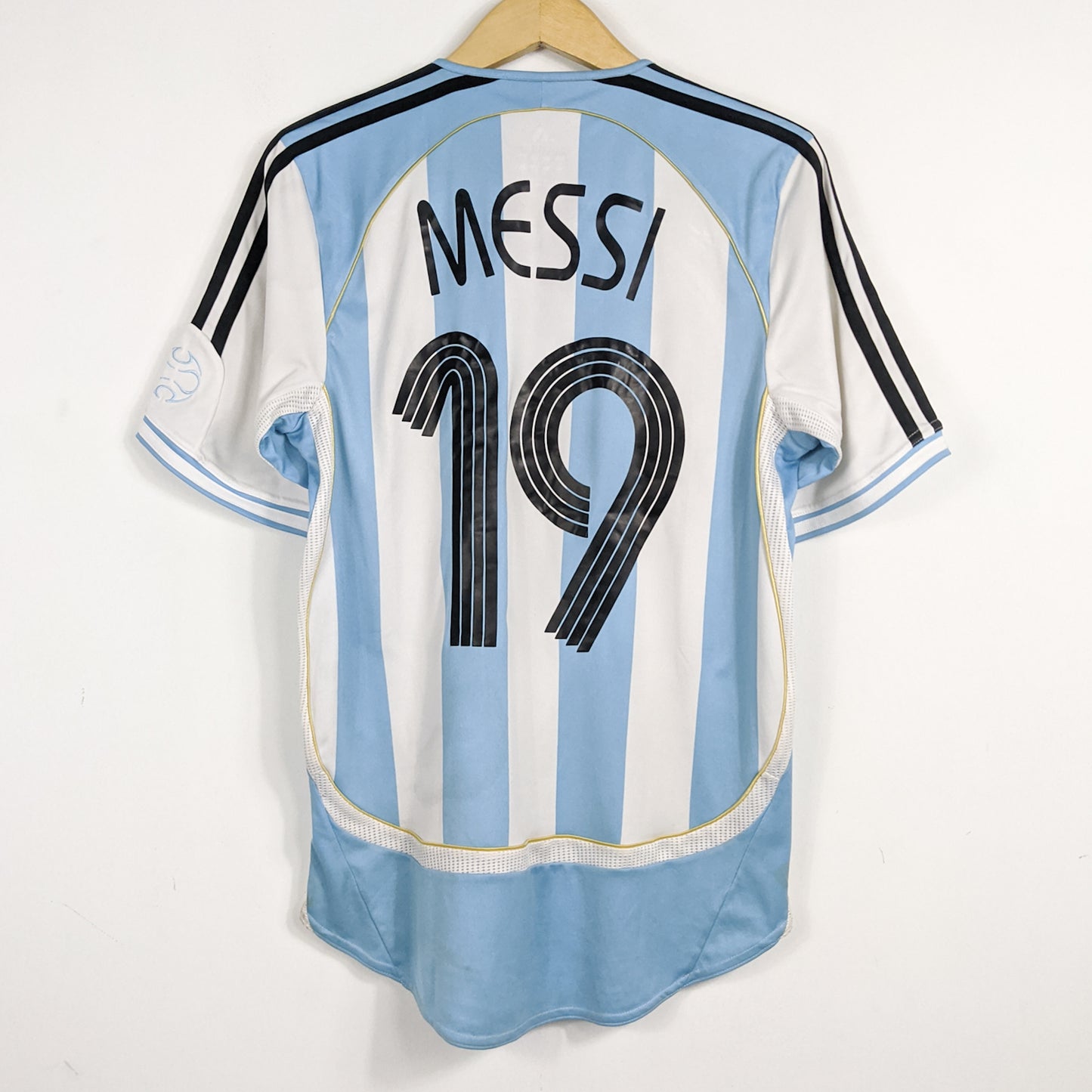 Authentic Argentina 2006/07 Home - Messi #19 Size S