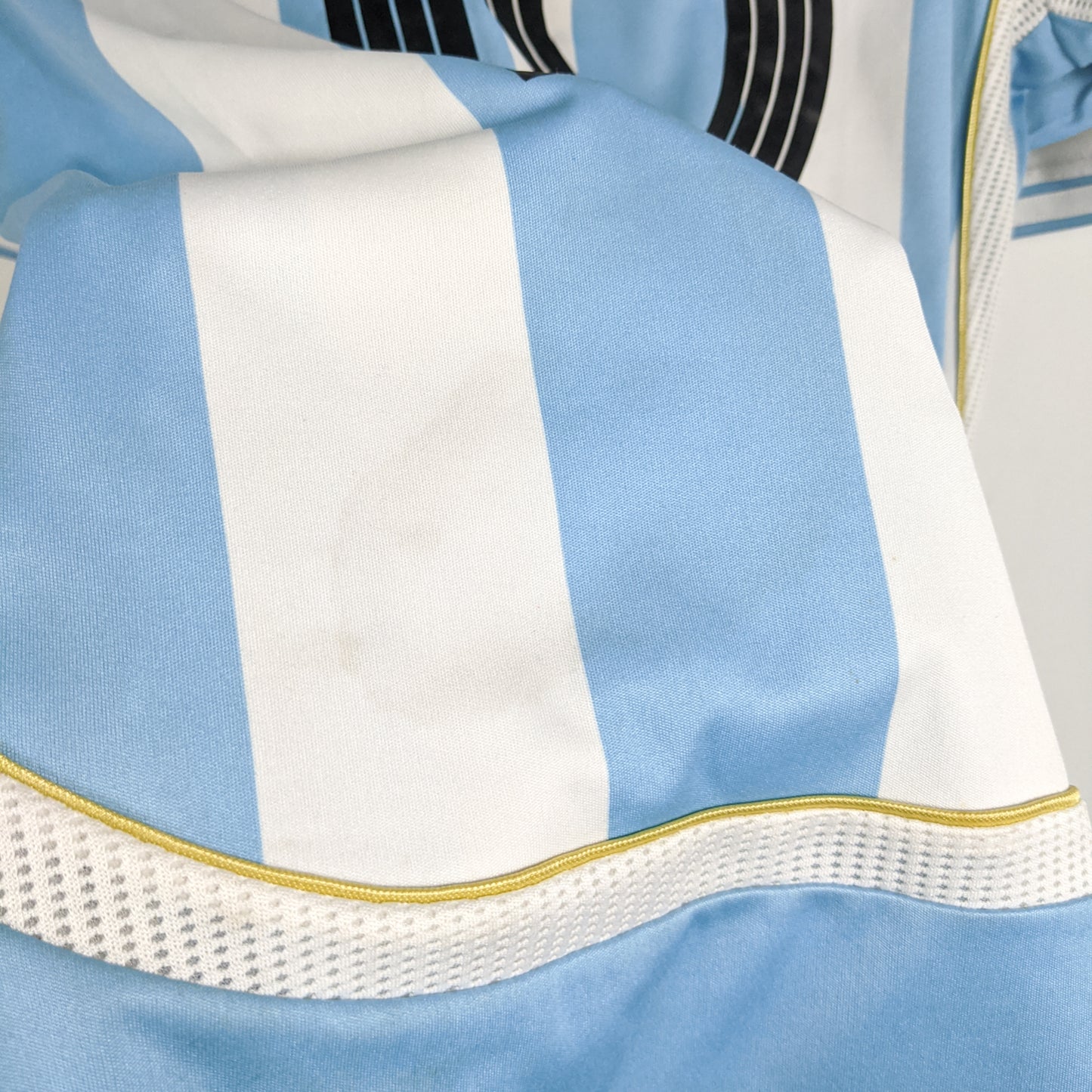 Authentic Argentina 2006/07 Home - Messi #19 Size S
