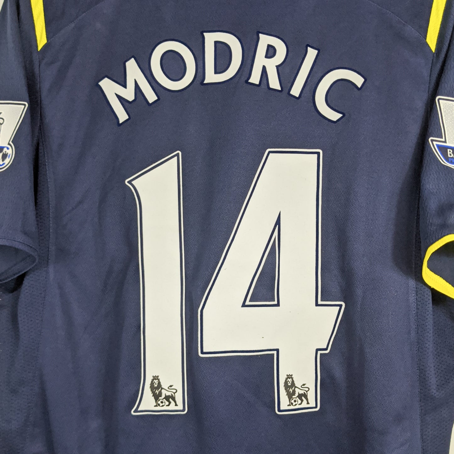 Authentic Tottenham Hotspurs 2009/10 Away - Modric #14 Size M