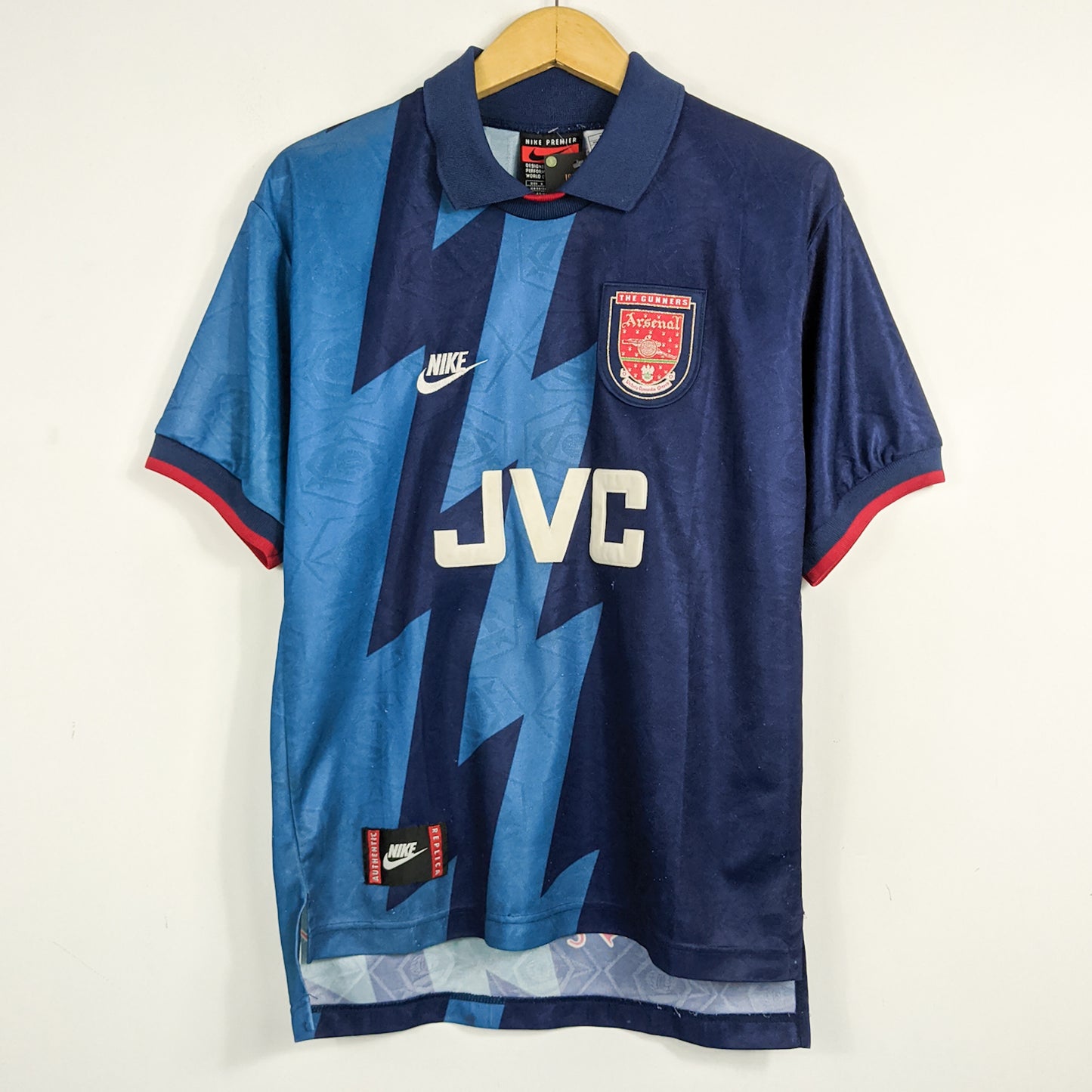 Authentic Arsenal 1995/96 Away - Wright #8 Size S