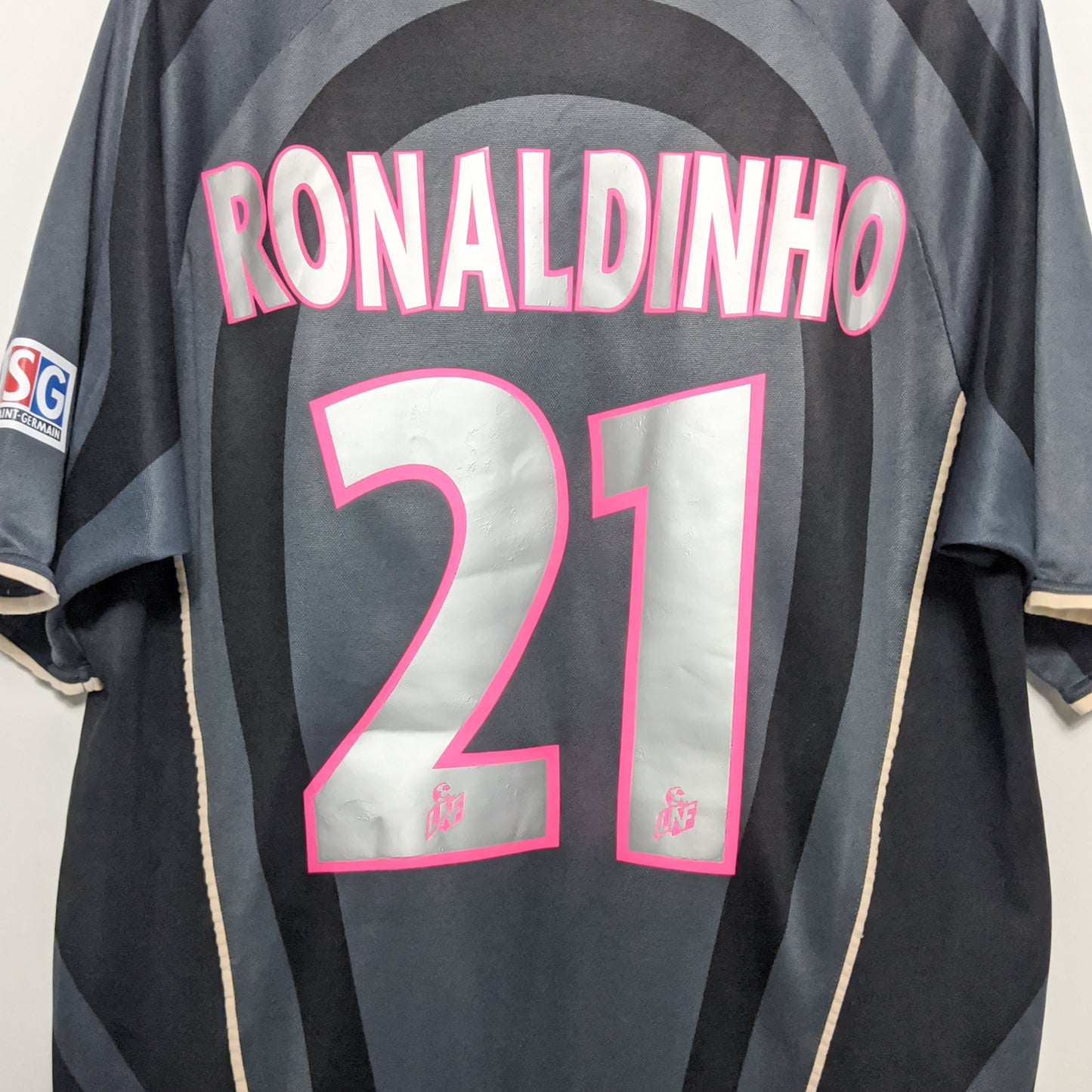 Original Paris Saint-Germain 2001/02 Away - Ronaldinho #21 Size L