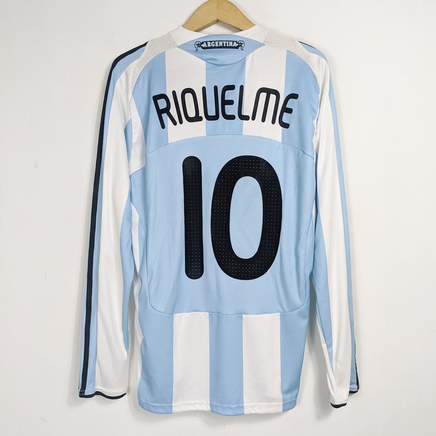 Original Argentina 2007/08 Home - Riquelme #10 Size M (Long sleeve) (Bnwt)