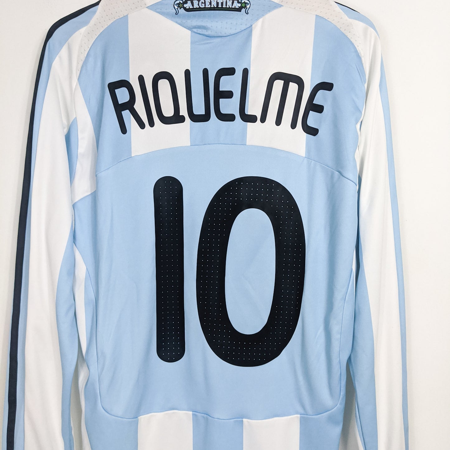 Original Argentina 2007/08 Home - Riquelme #10 Size M (Long sleeve) (Bnwt)