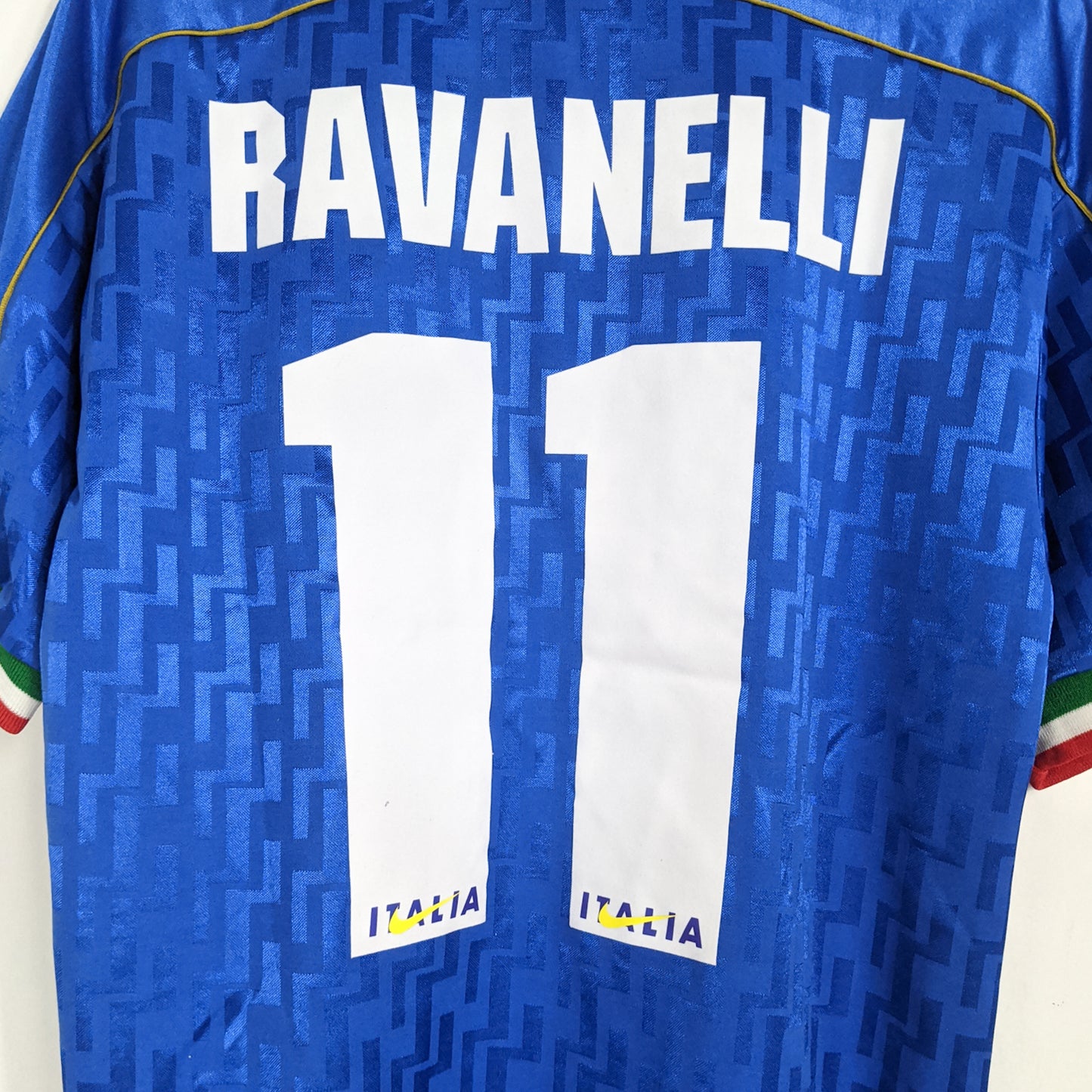 Original Italy 1994/96 Home - Ravanelli #11 Size M