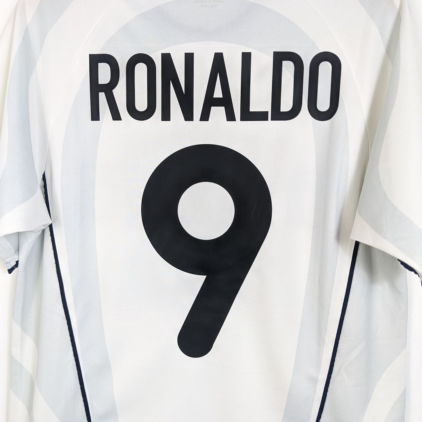 Original Inter 2001/02 Away - Ronaldo #9 Size S fit M