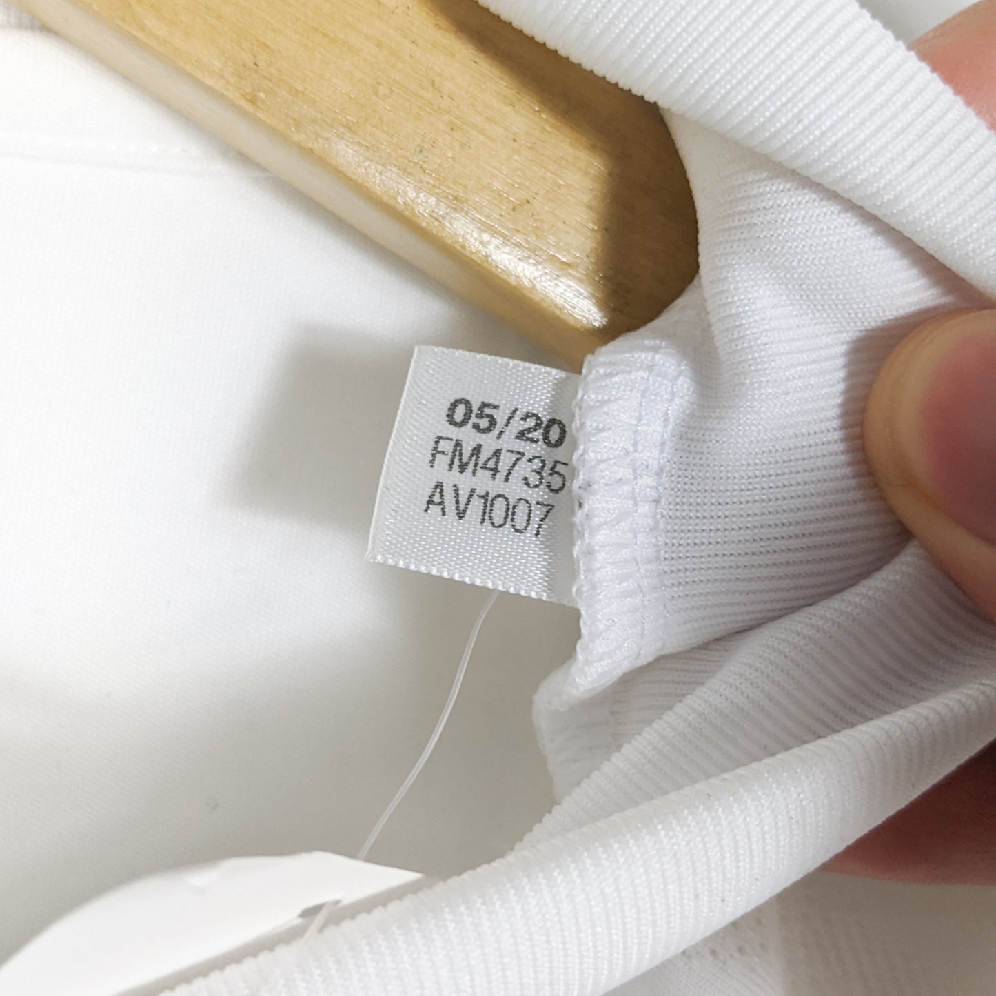 Original Real Madrid 2020/21 Home - Valverde #15 Size L (Bnwt)