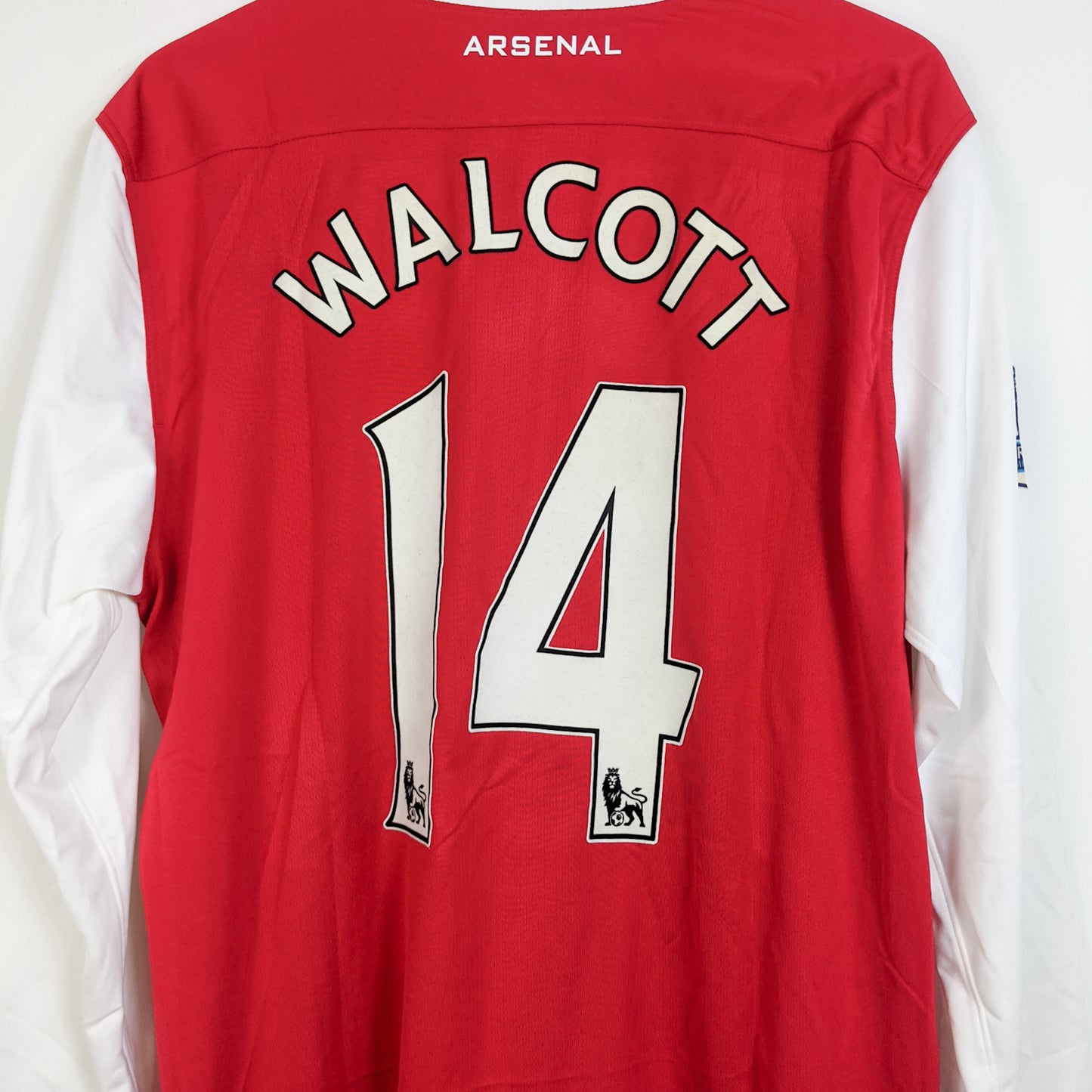 Original Arsenal 2010/11 Home - Walcott #14 Size XL (Long sleeve)