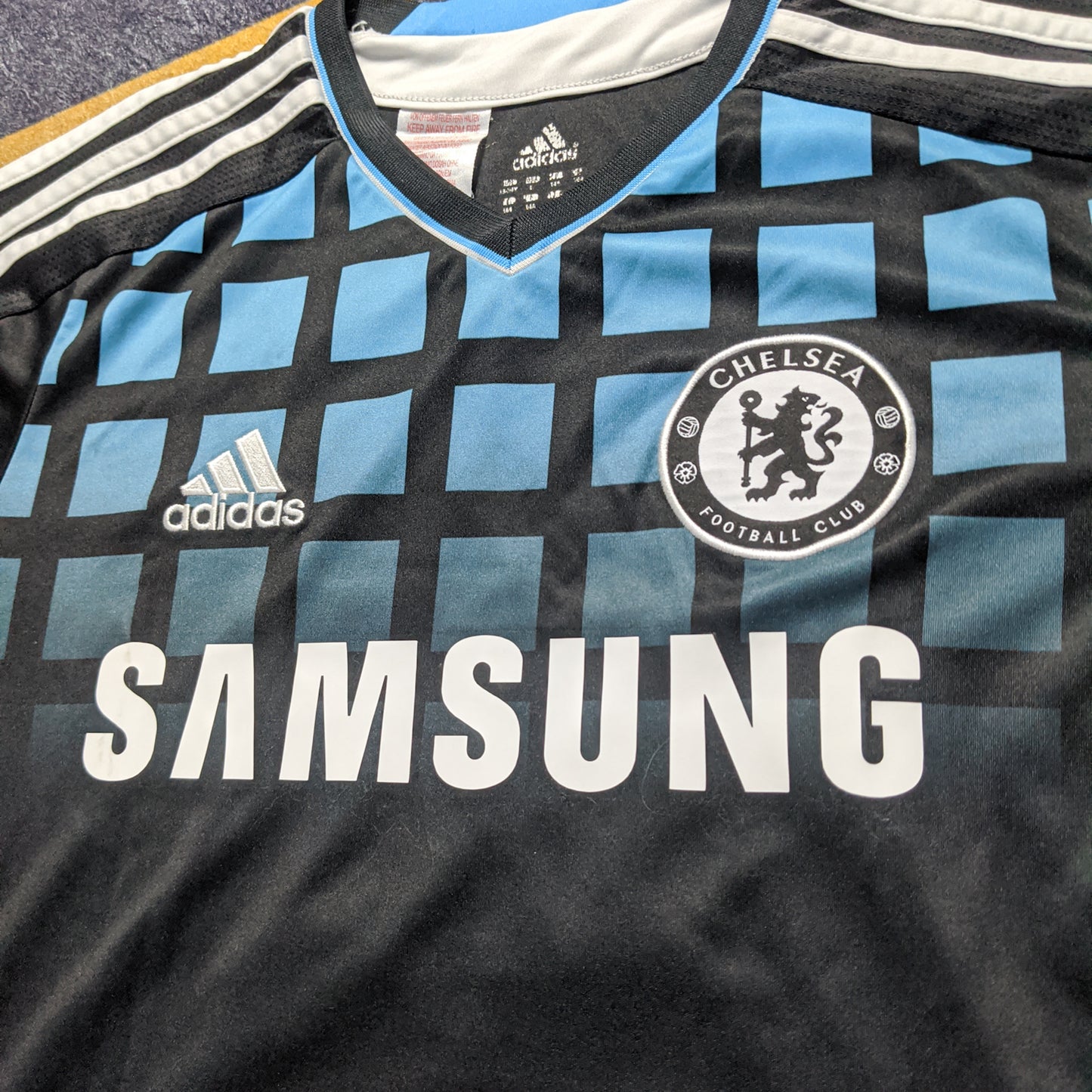 Original Chelsea 2011/12 Away - Drogba #11 Size L Boys (12-14 Years)