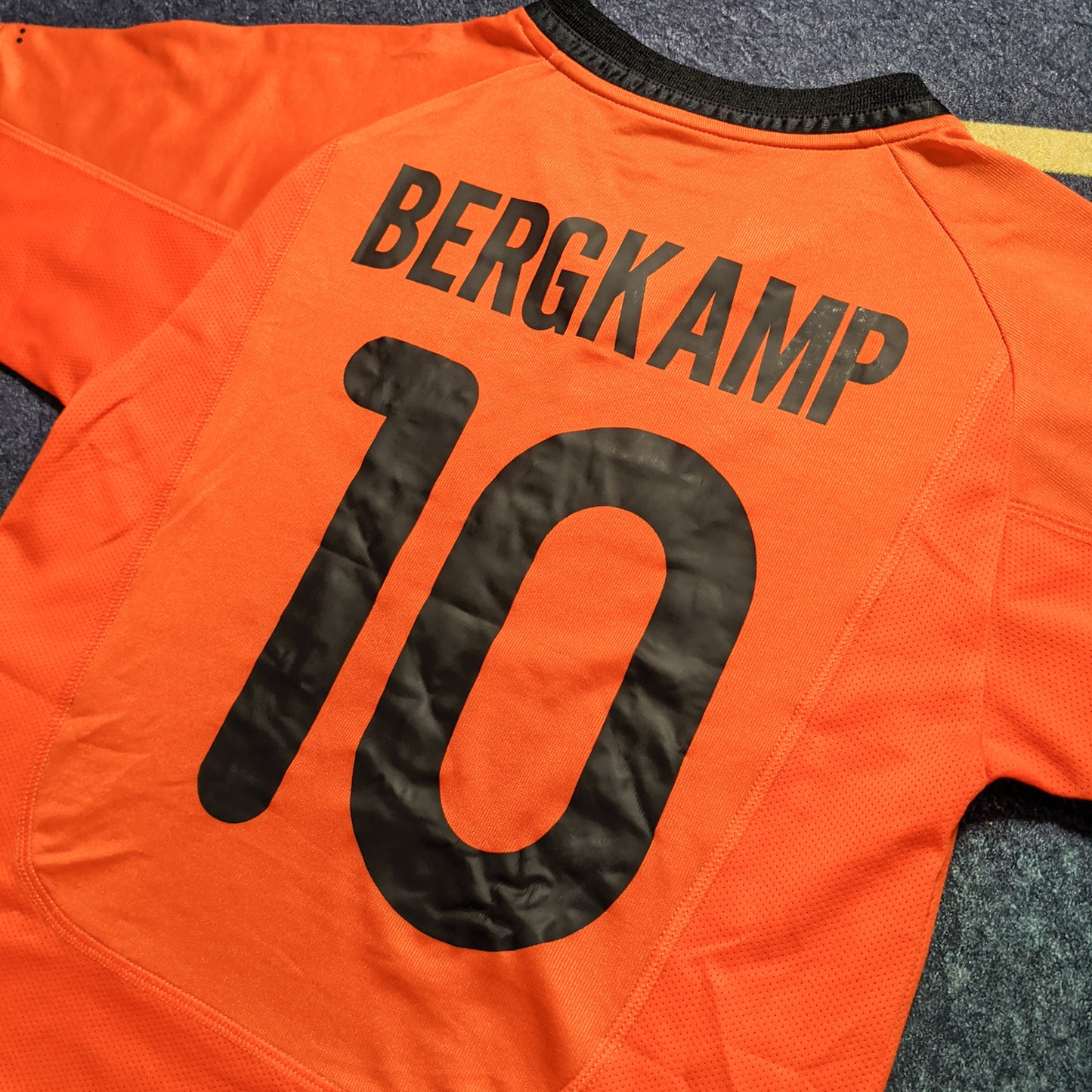 Original Netherlands 2000/02 Home - Bergkamp #10 Size S Boys (6-8 Years)