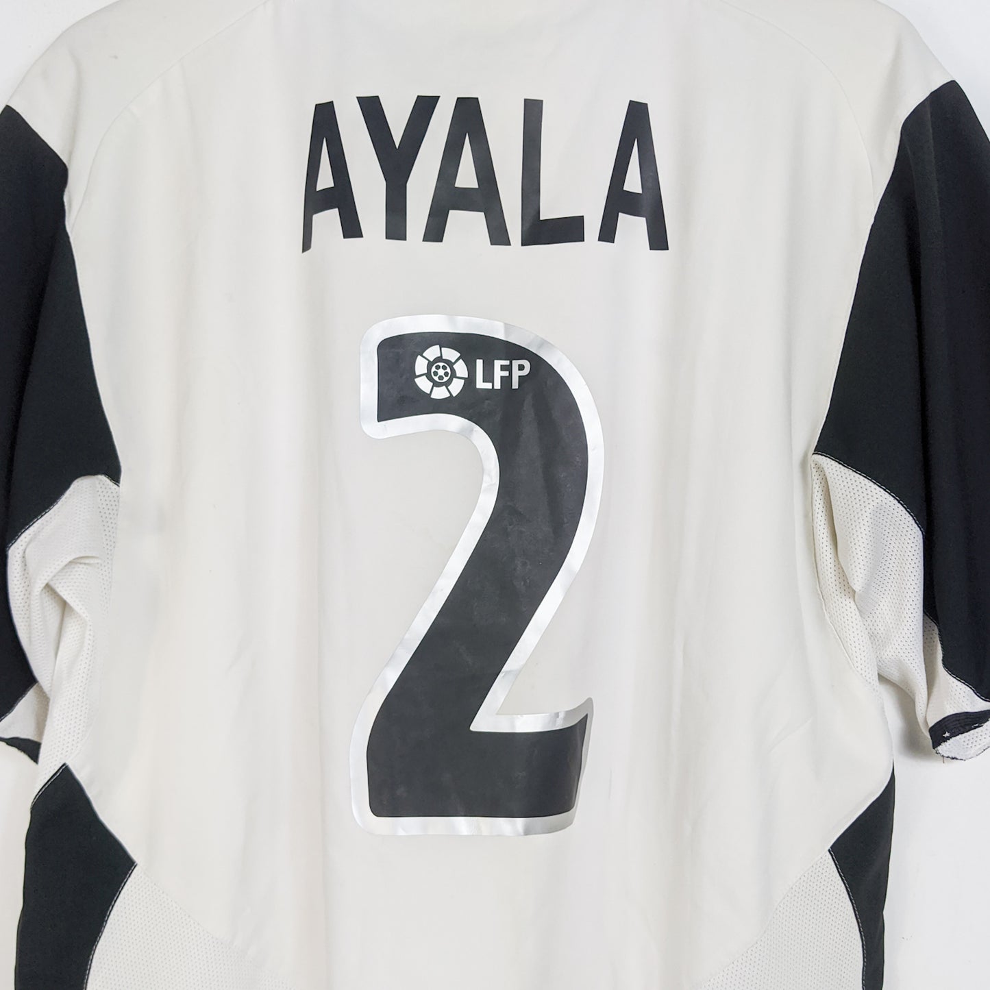 Original Valencia 2003/04 Home - Ayala #4 Size L