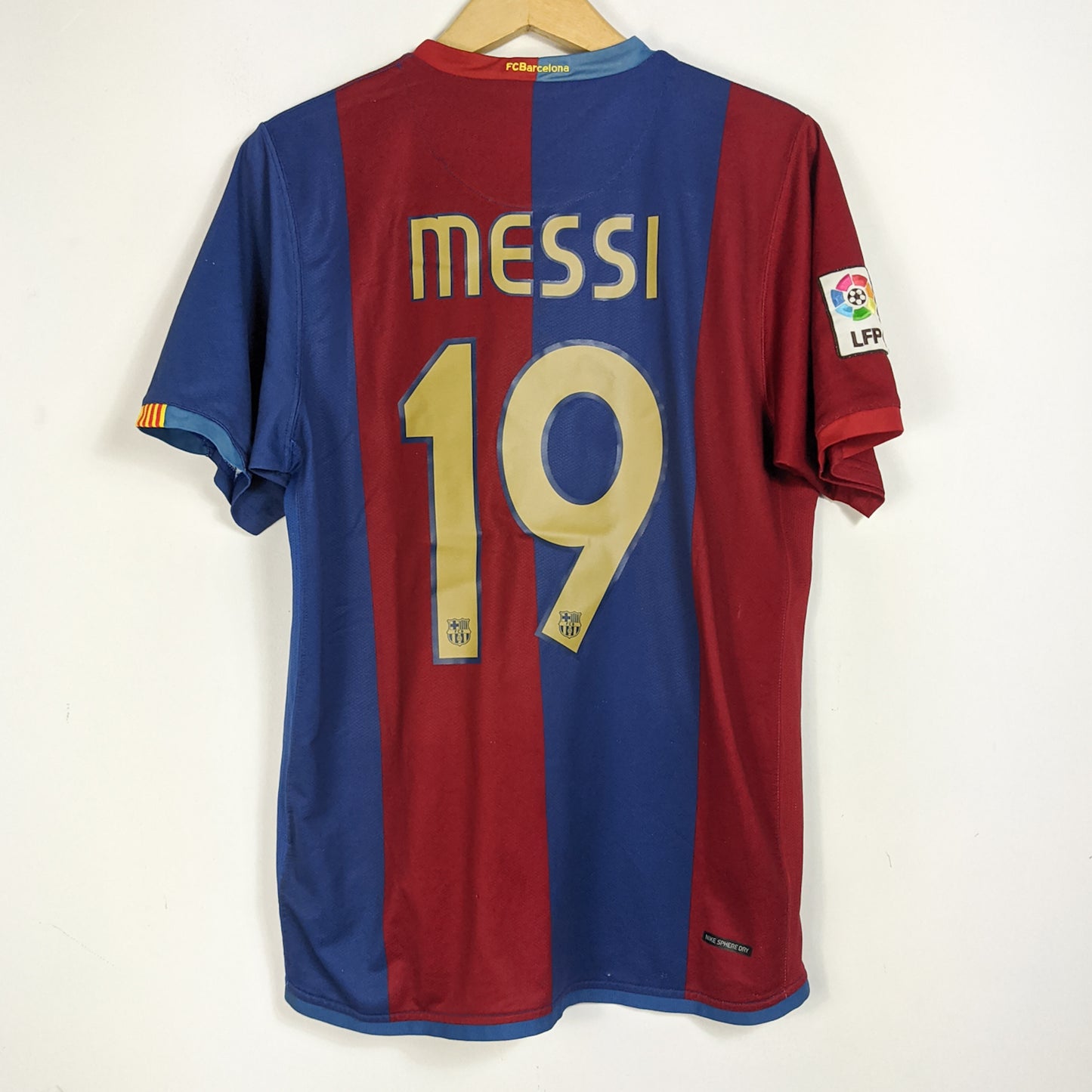 Original Barcelona 2006/07 Home - Messi #19 Size M