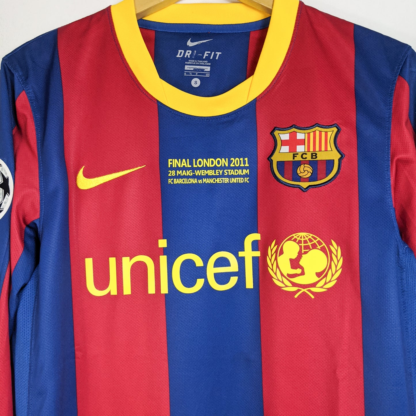 Original Barcelona 2010/11 Home - Messi #10 Size S (Long Sleeve)