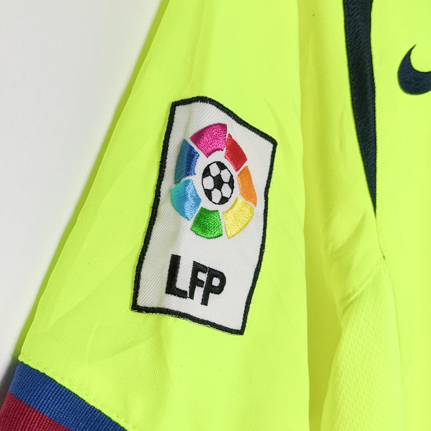 Original Barcelona 2005/06 Away - Ronaldinho #10 Size M