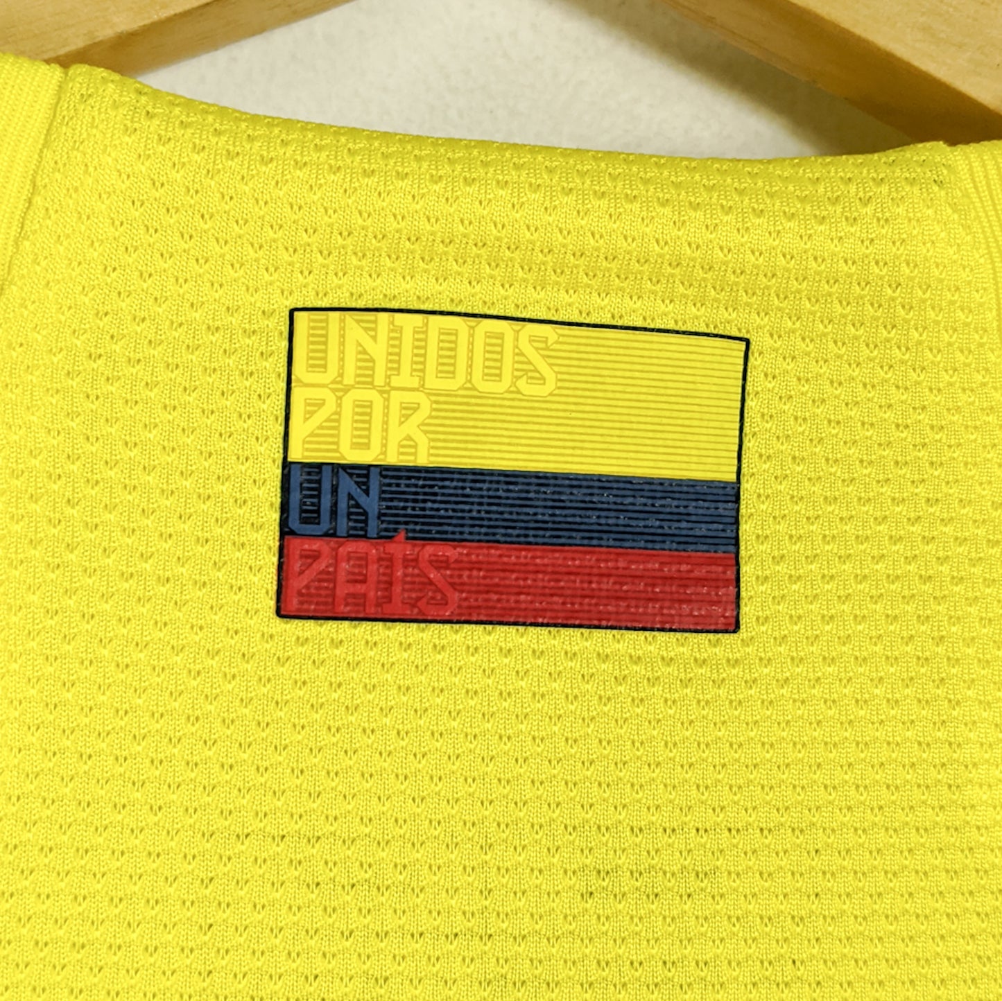 Original Colombia 2022/23 Home - James #10 Size XXL fit L