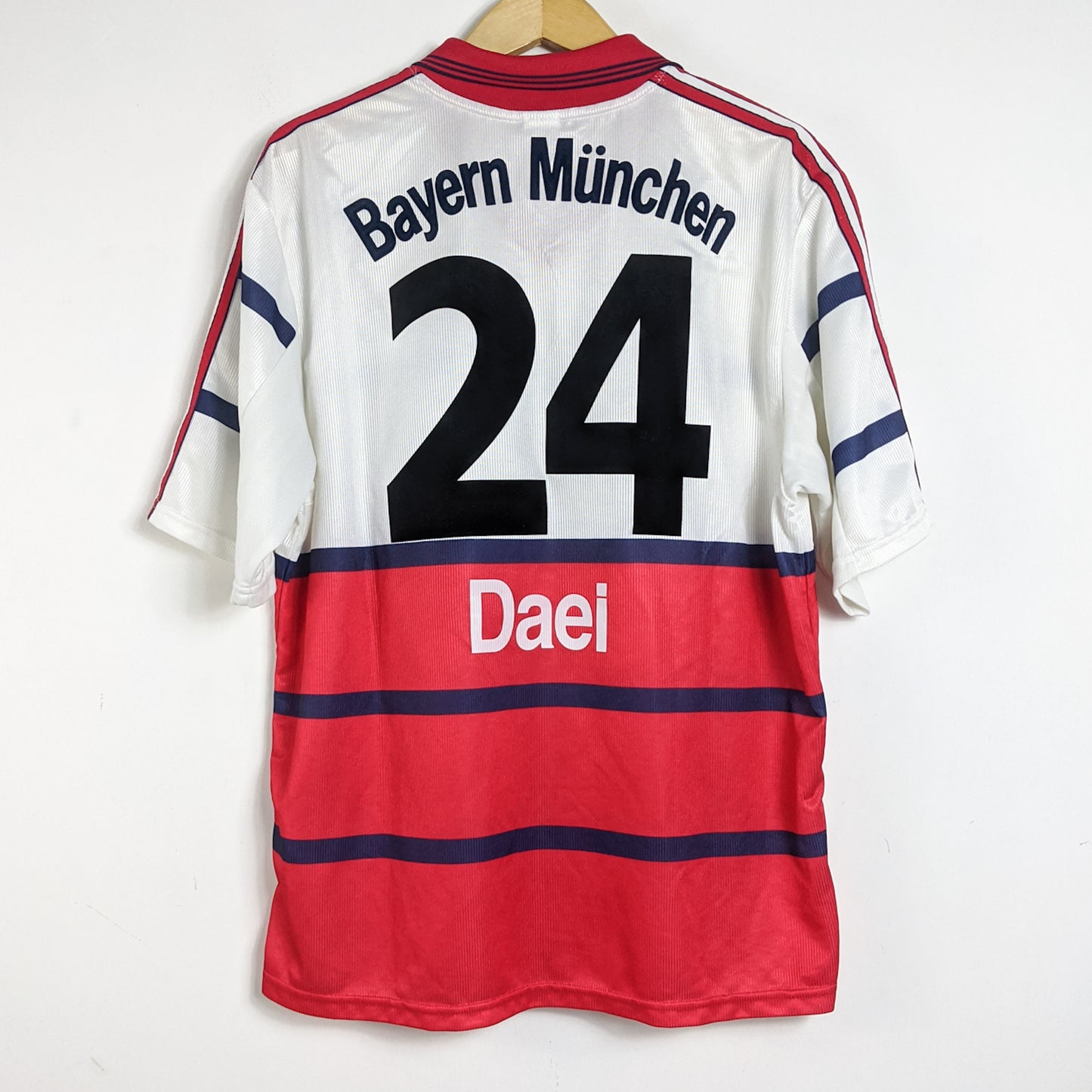 Original Bayern Munich 1998/99 Away - Daei #24 Size L