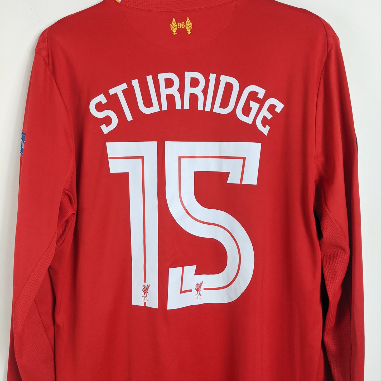 Original Liverpool 2015/16 Home - Sturridge #15 Size L (Long Sleeve)