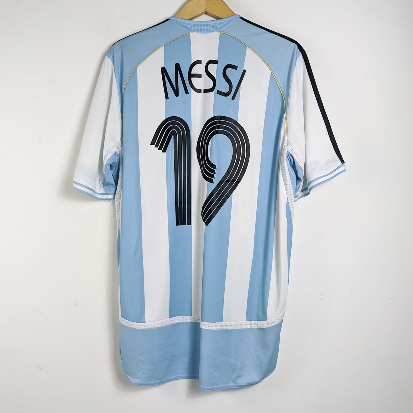 Original Argentina 2006 Home - Messi #19 Size L