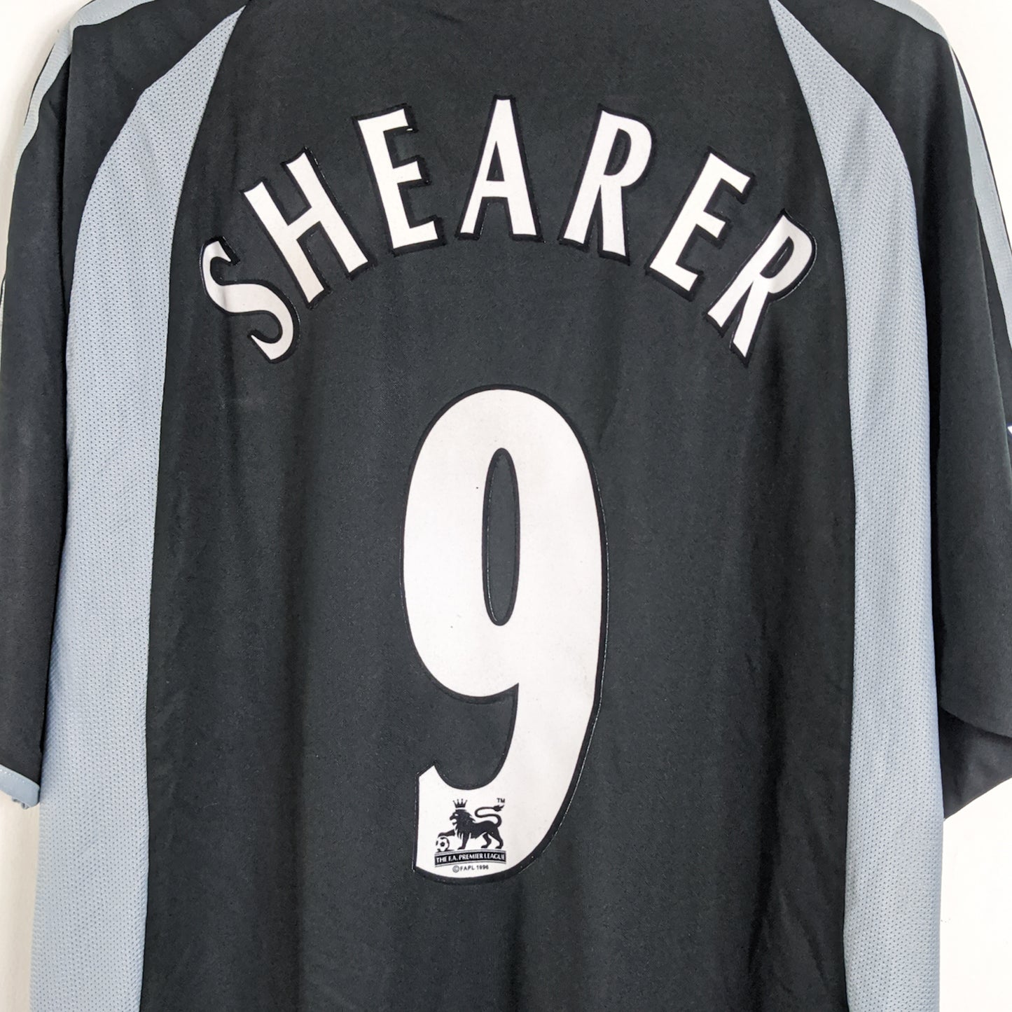 Original Newcastle 2003/04 Away - Shearer #9 Size XL