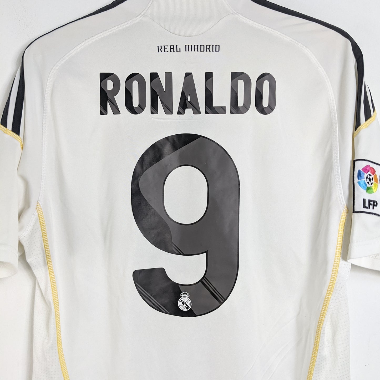 Original Real Madrid 2009/10 Home - Ronaldo #9 Size M
