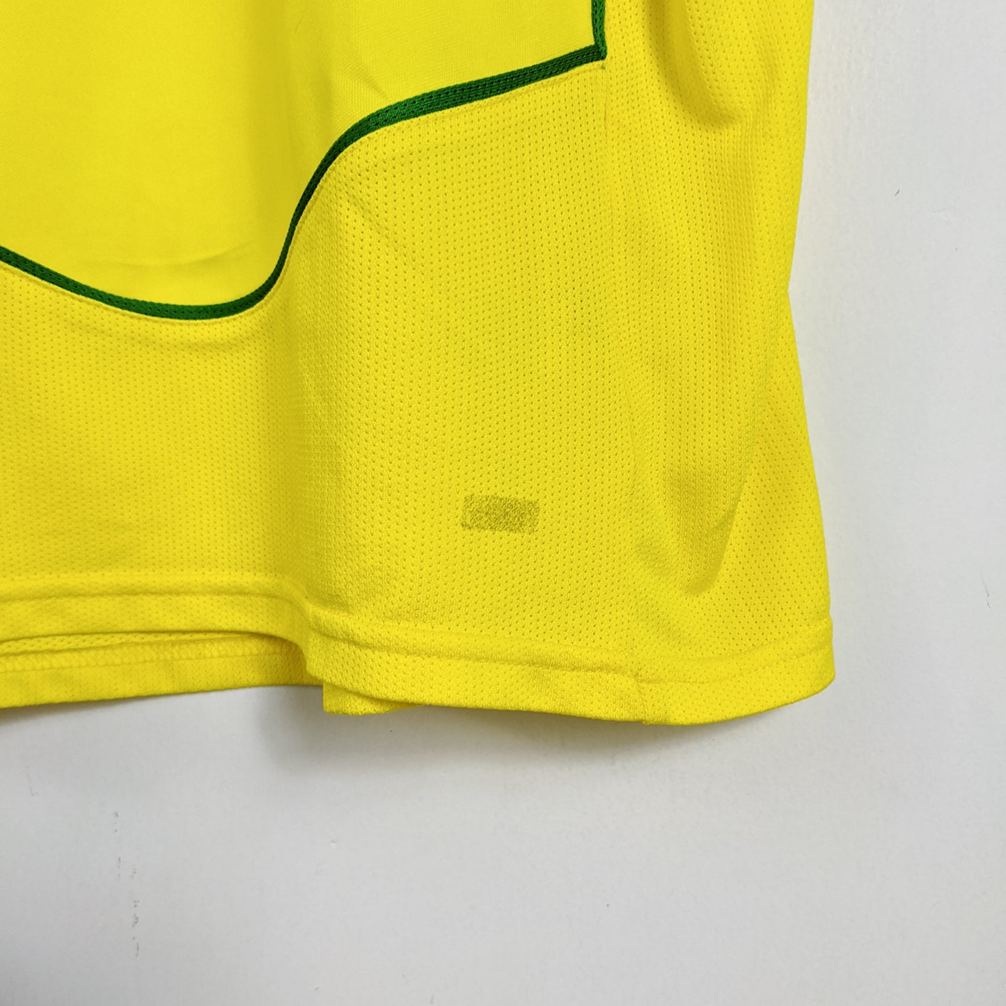 Original Brazil 2004 Home - Ronaldinho #10 Size L