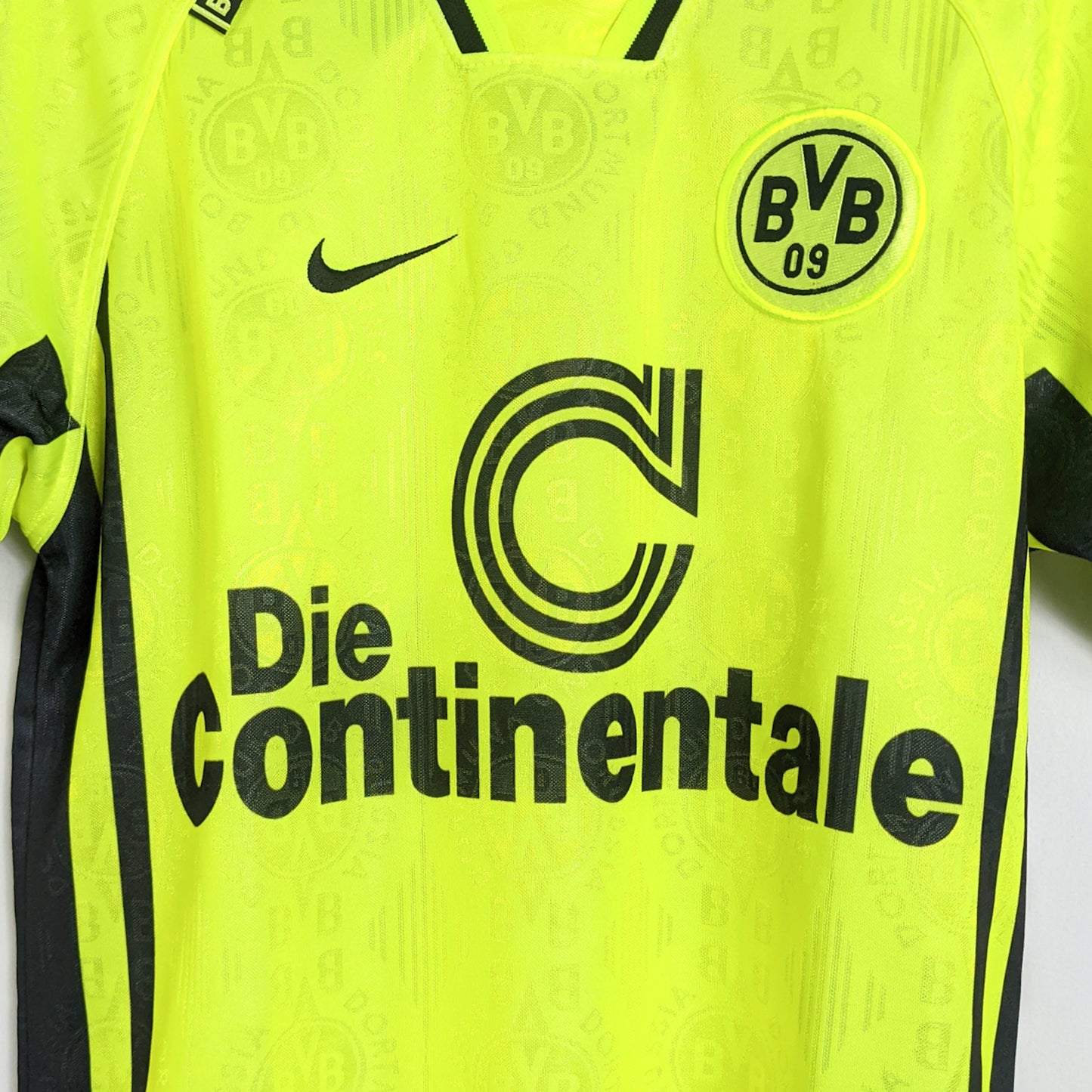 Original Dortmund 1996/97 Home - Chapuisat #9 Size M