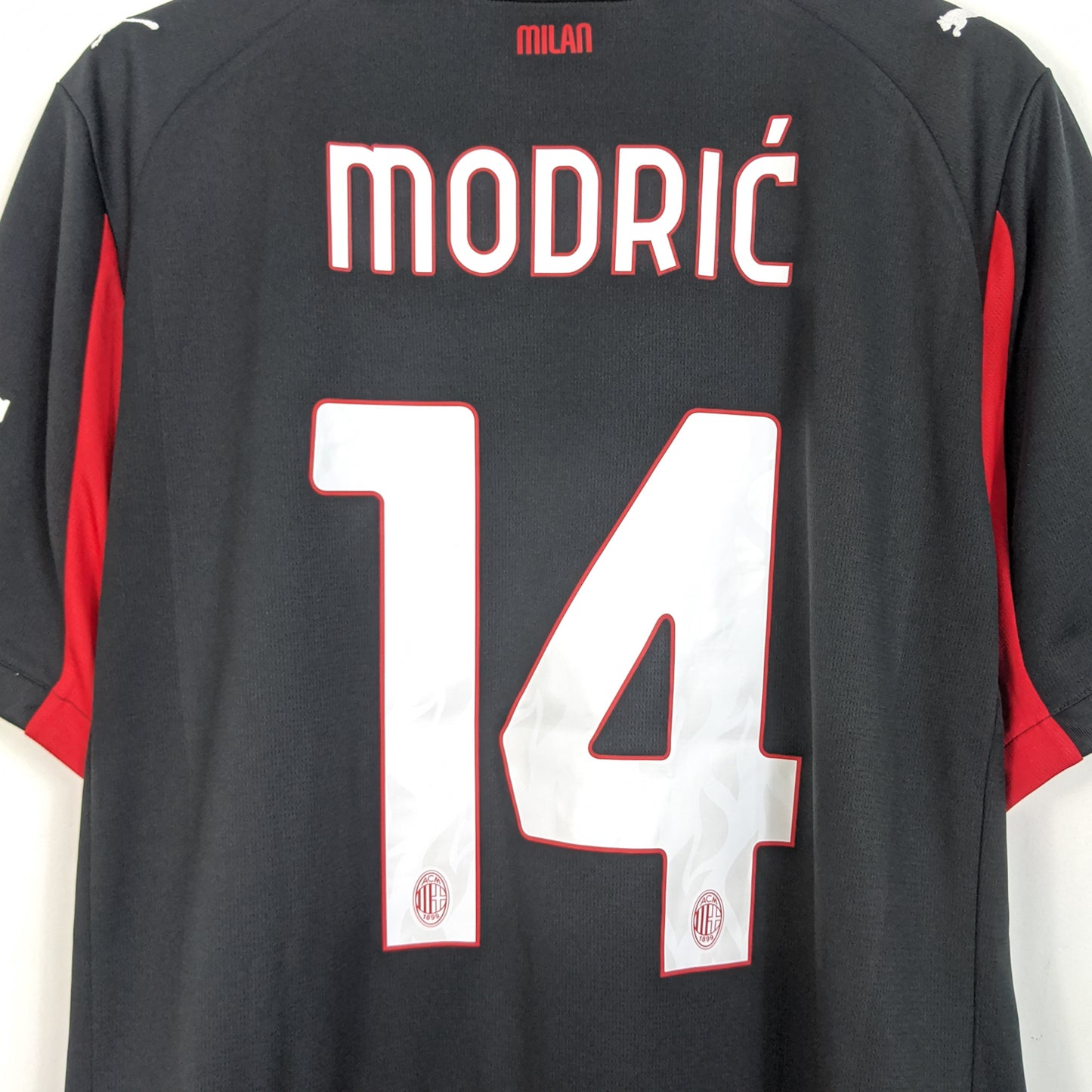 Original AC Milan 2025/26 Home - Modric #14 Size XL (Bnwt)