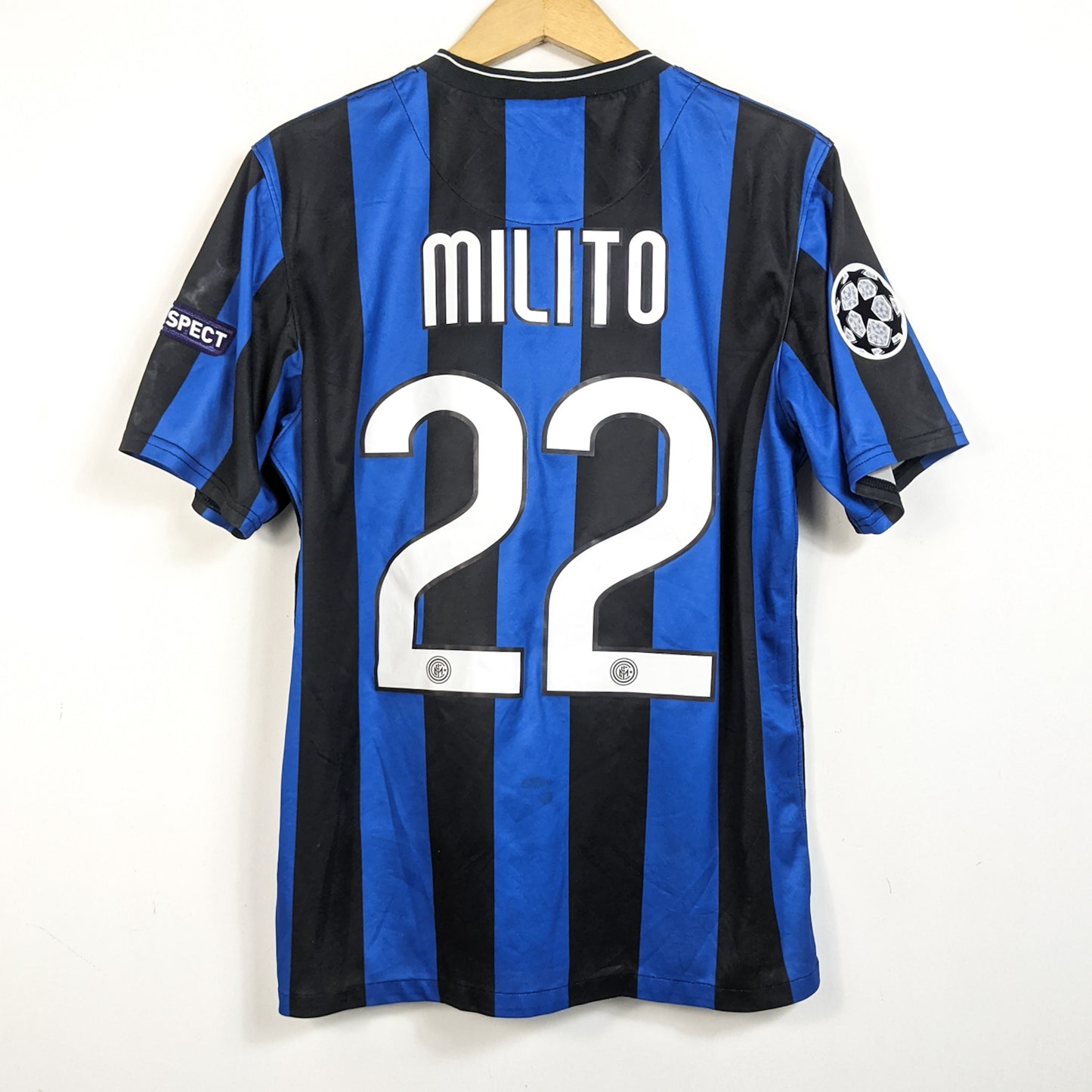 Original Inter Milan 2009/10 Home - Milito #22 Size M (Basic/Stadium Version)