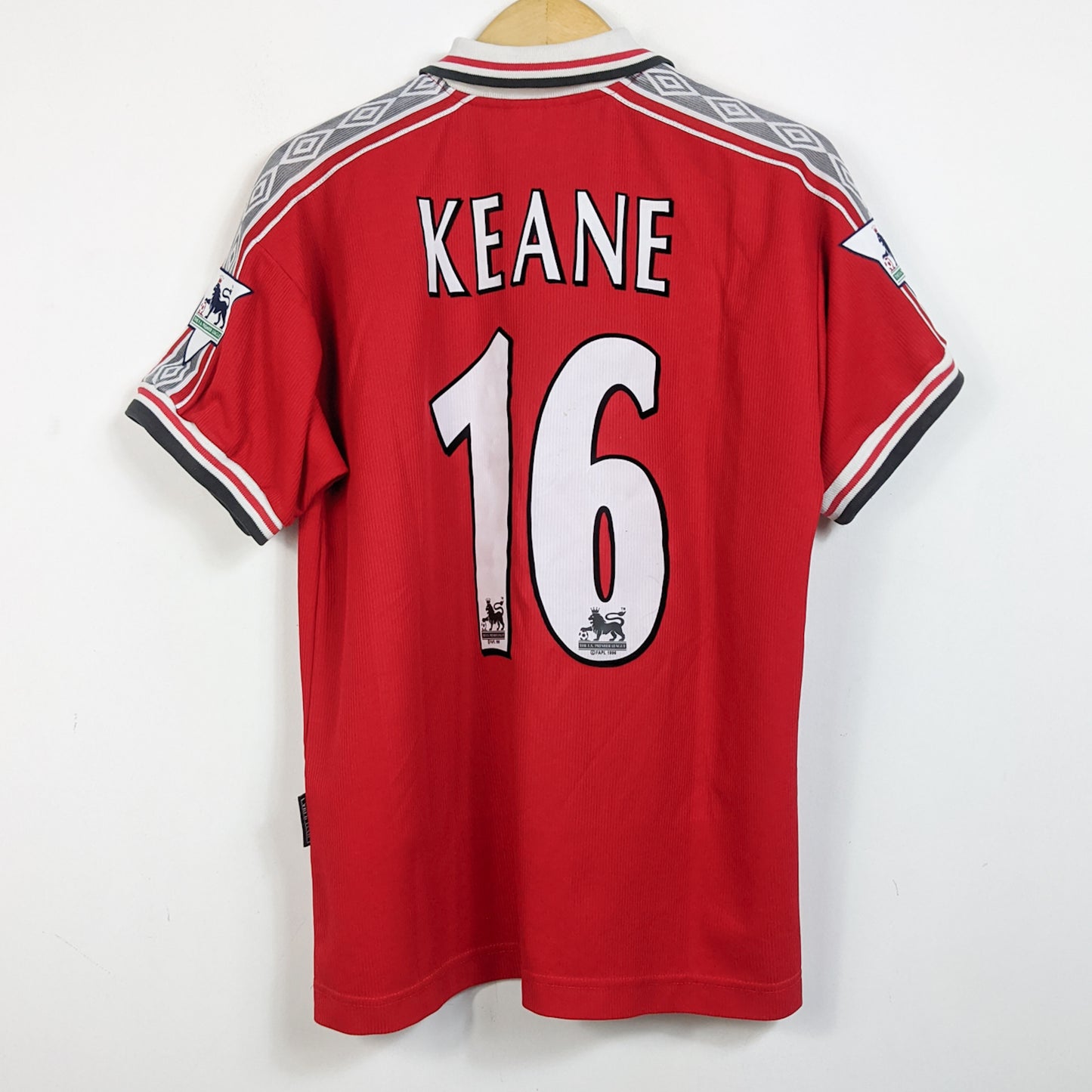 Original Manchester United 1998/99 Home - Keane #16 Size M