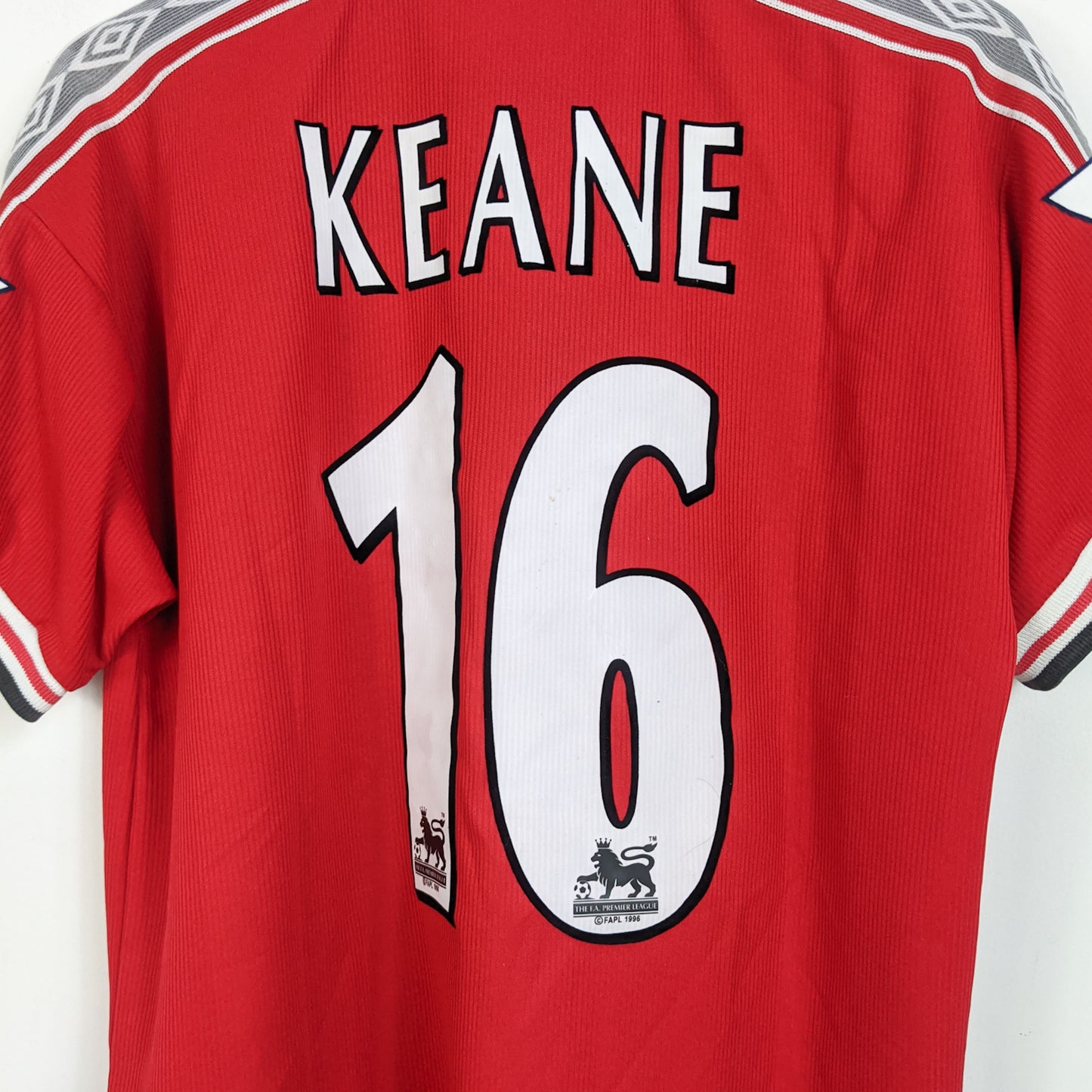 Original Manchester United 1998/99 Home - Keane #16 Size M