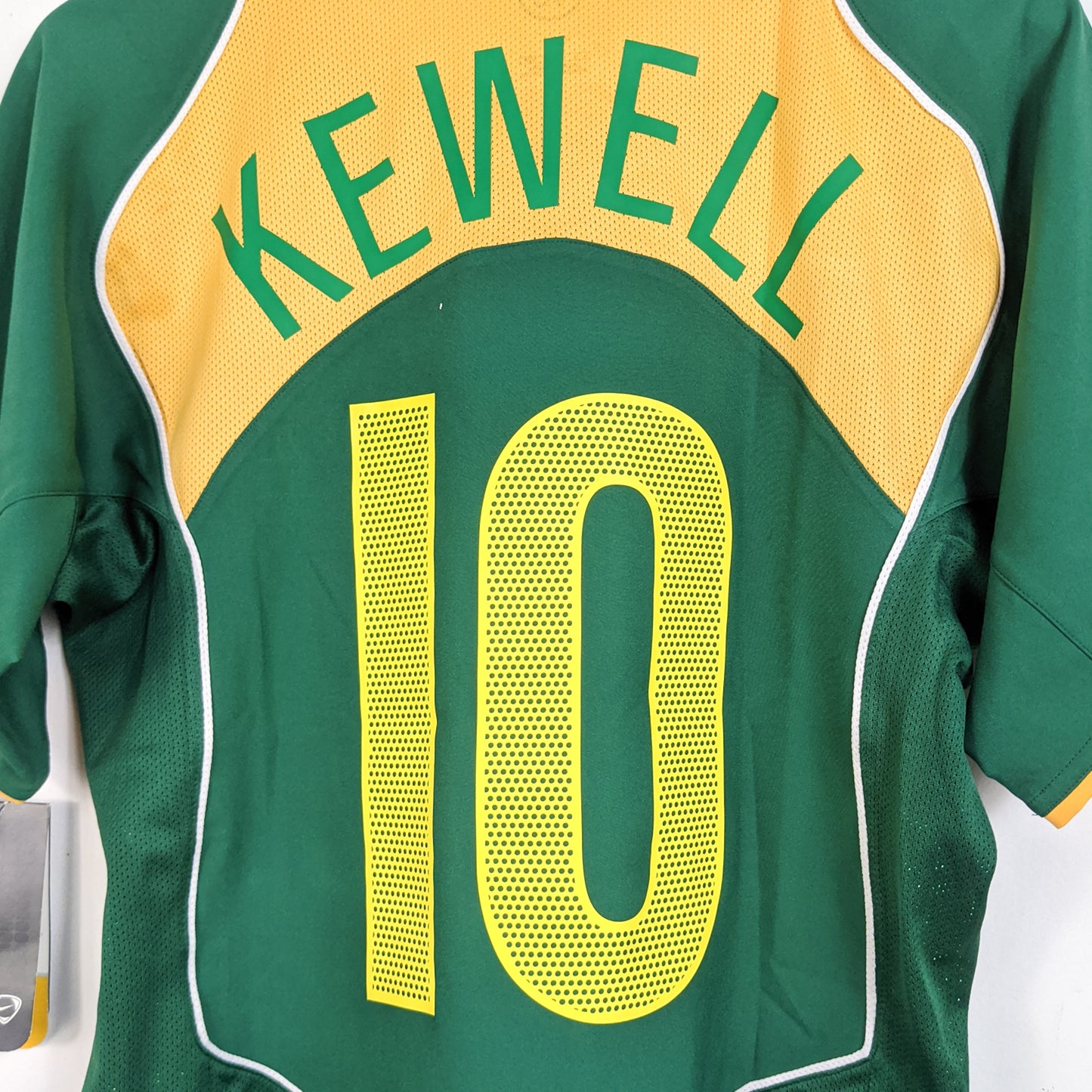 Original Australia 2005 Away - Kewell #10 Size S (Bnwt)