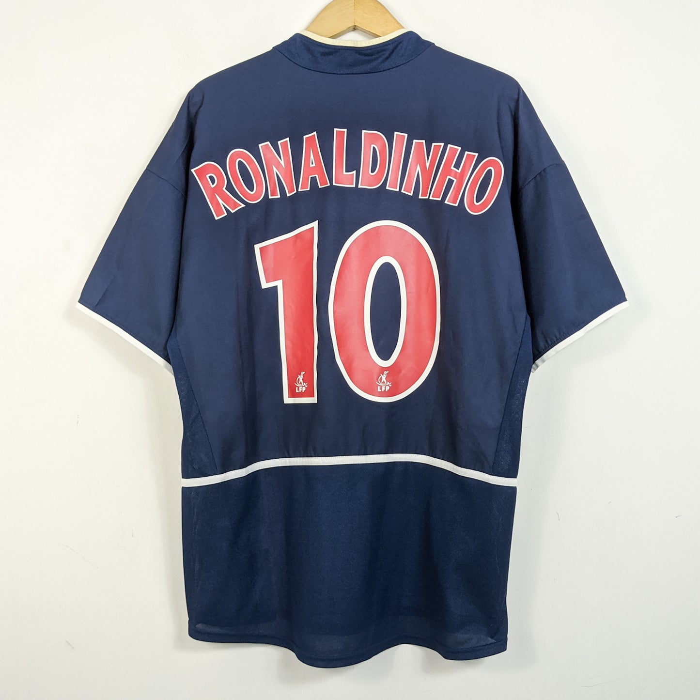 Original Paris Saint-Germain 2002/03 Home - Ronaldinho #10 Size L