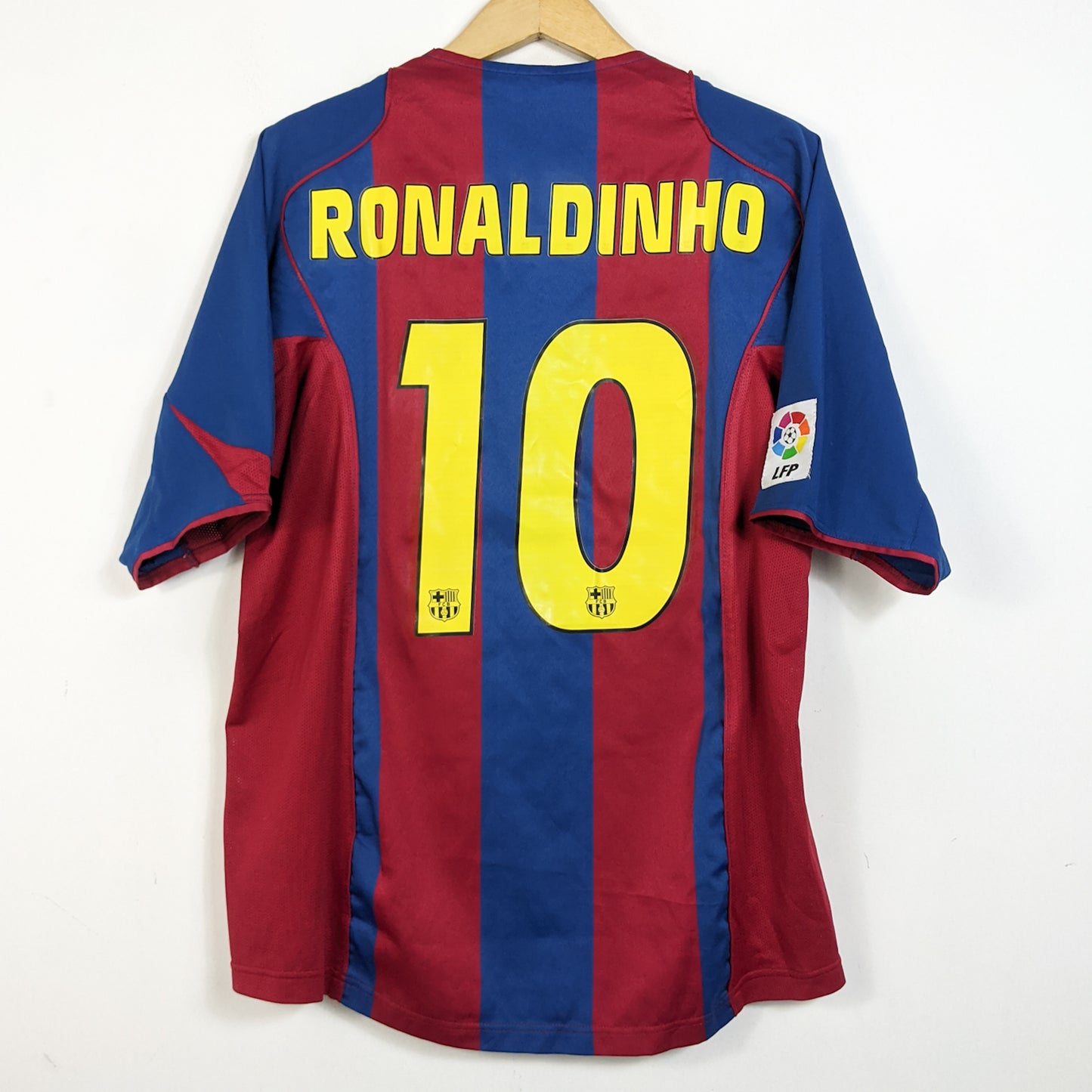 Original Barcelona 2004/05 Home - Ronaldinho #10 Size L