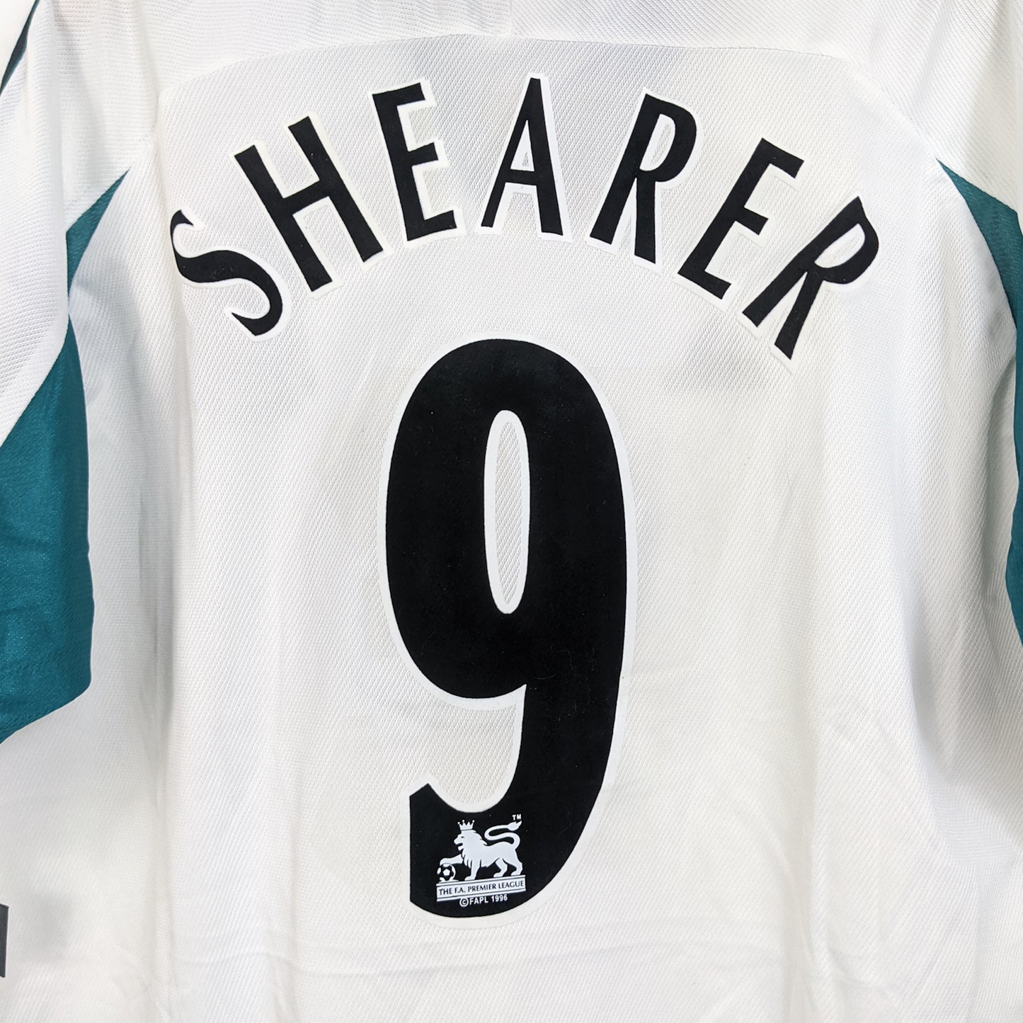 Original Newcastle 1999/00 Away - Shearer #9 Size XL