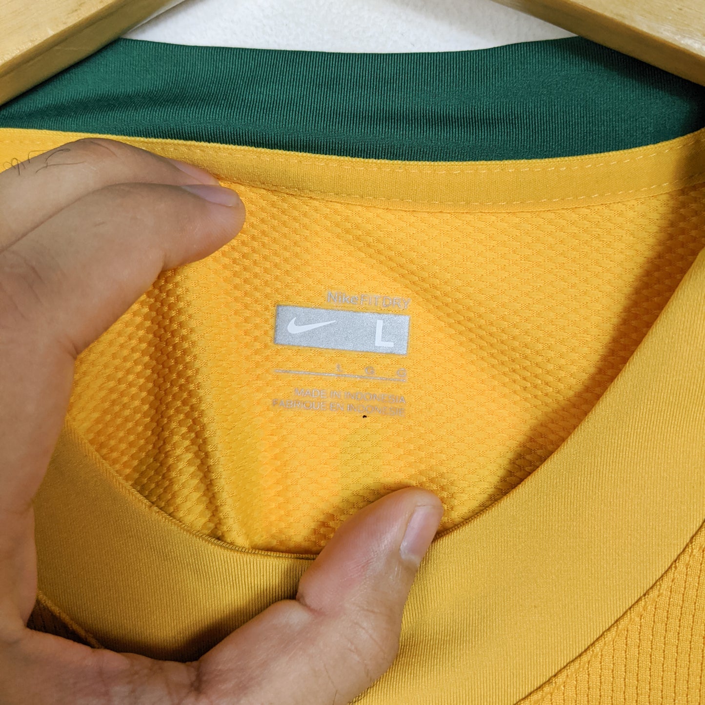 Original Australia 2008/10 Home - Viduka #9 Size L (Wrong Nameset)