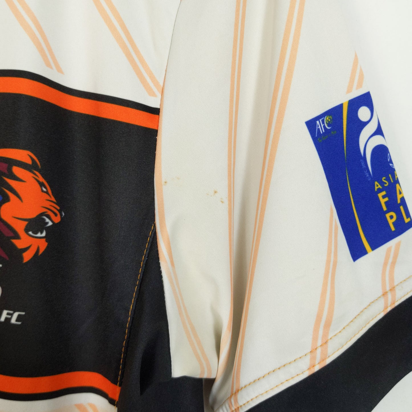 Original Brisbane Roar 2012 Home - McKay #15 Size M